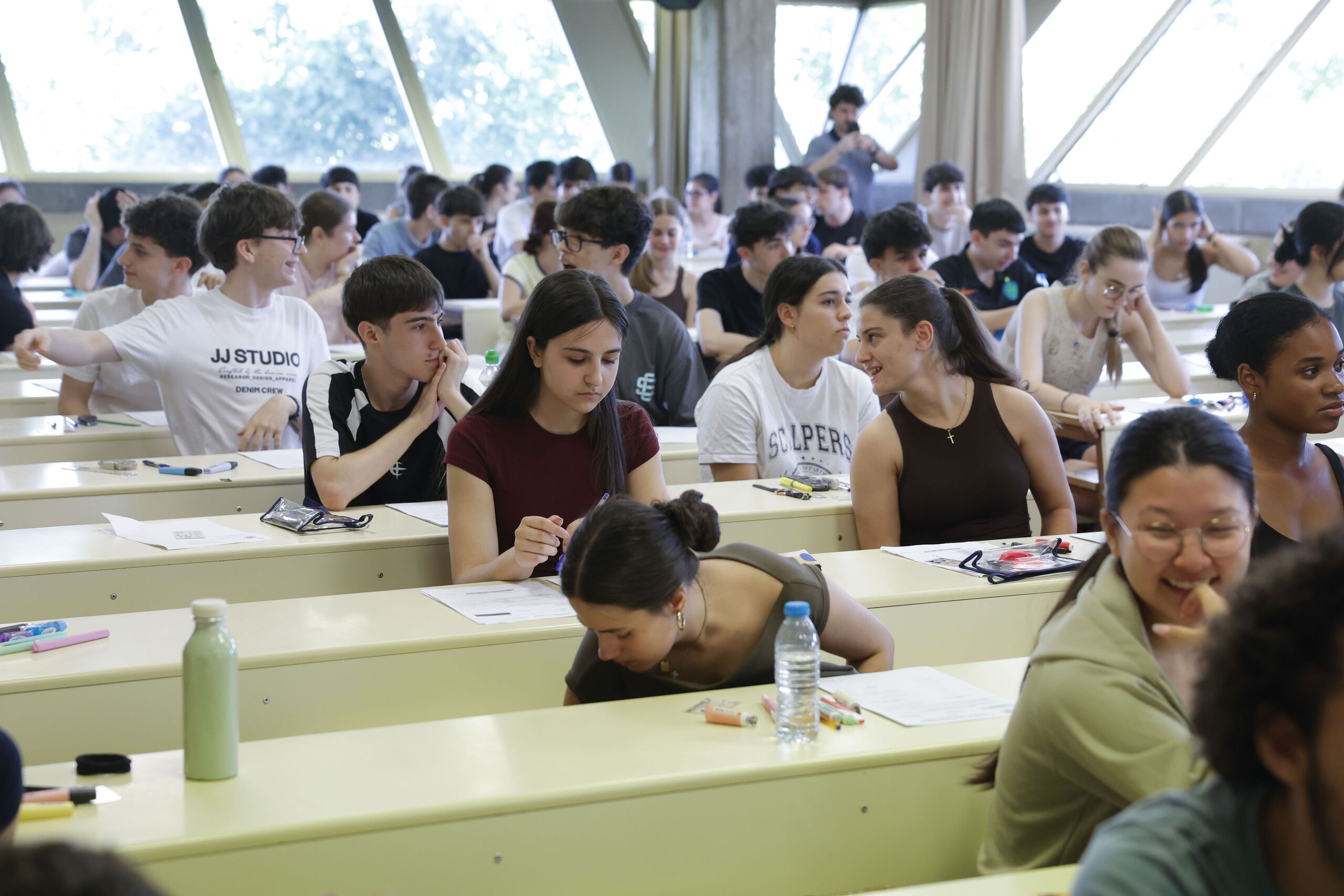 Unos 300.000 alumnos se presentan a la PAU en 2026: Madrid comienza los exámenes este lunes
