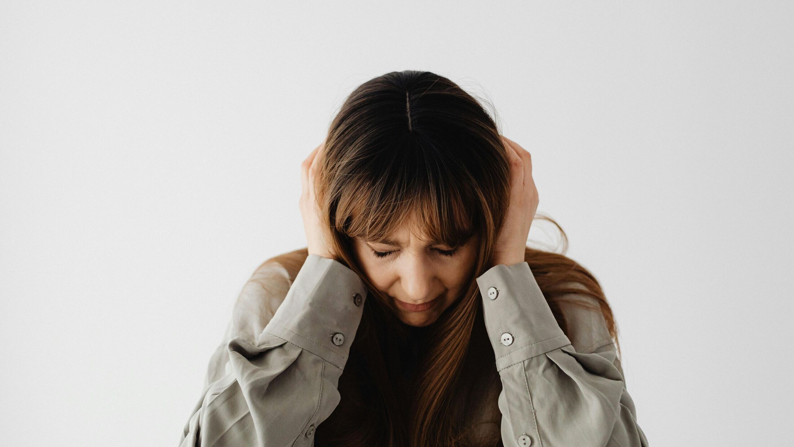 Ni maniáticos ni exagerados: por qué odias escuchar cómo respiran otros