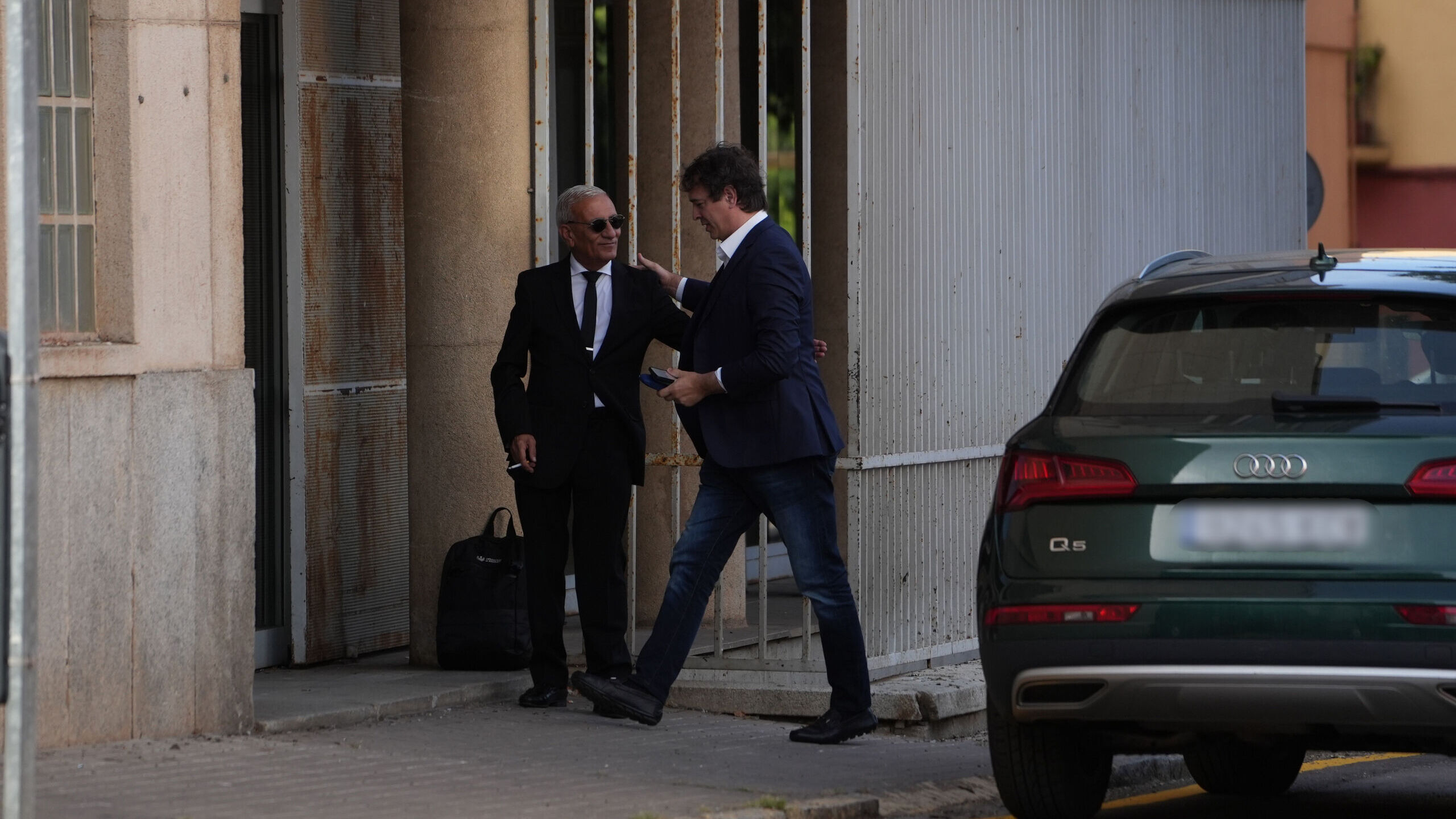 La República de los Tonnntos: Se estrecha el cerco a los impostores