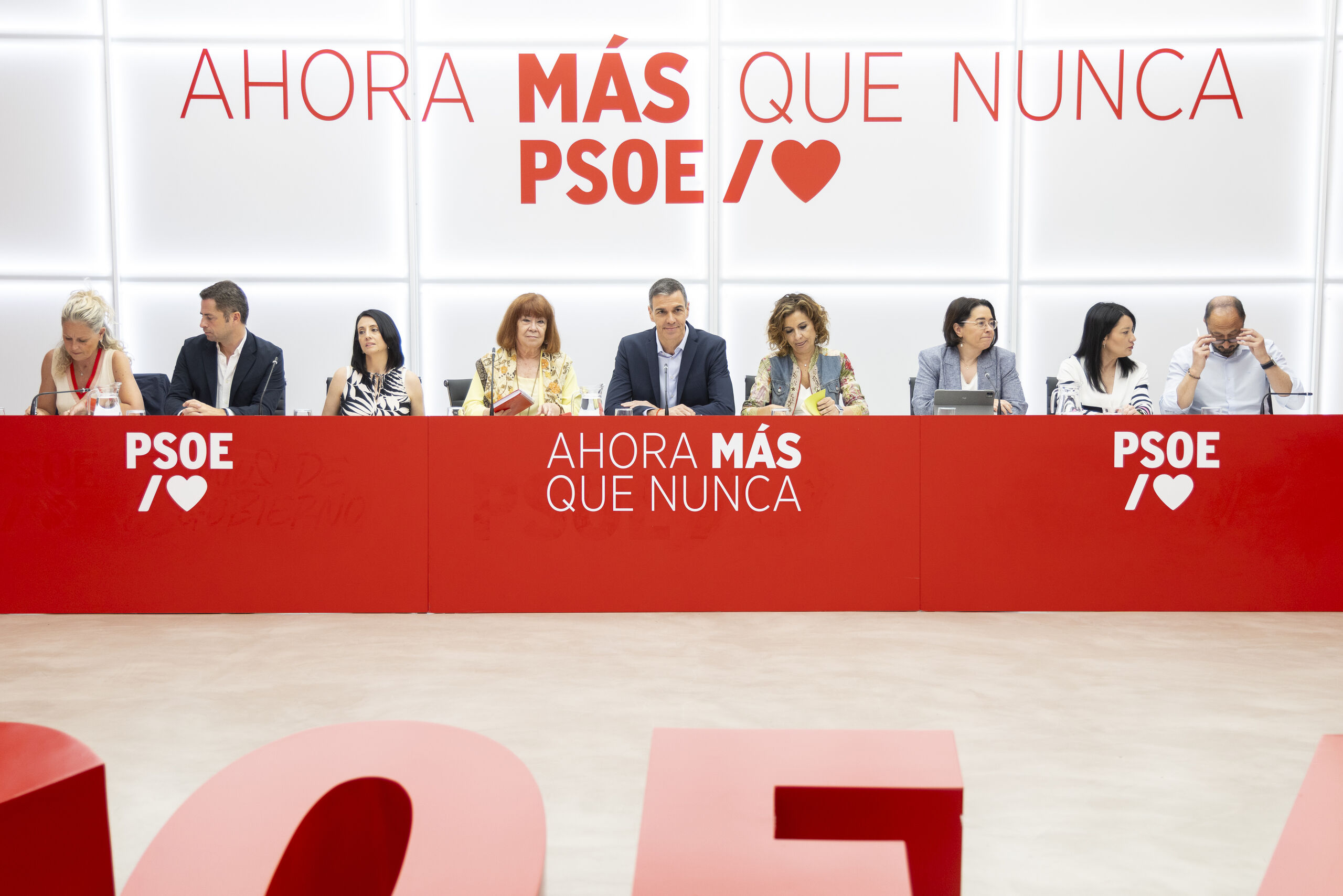El PSOE atribuye su propia cloaca a una red de "farsantes y resentidos" que se lucró usando las siglas del partido