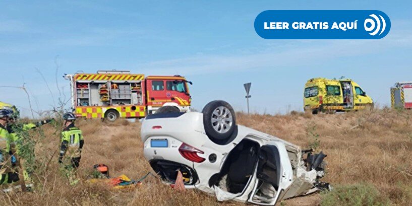 Mueren dos personas al salirse de la vía y volcar su coche en Fuente Álamo (Murcia)