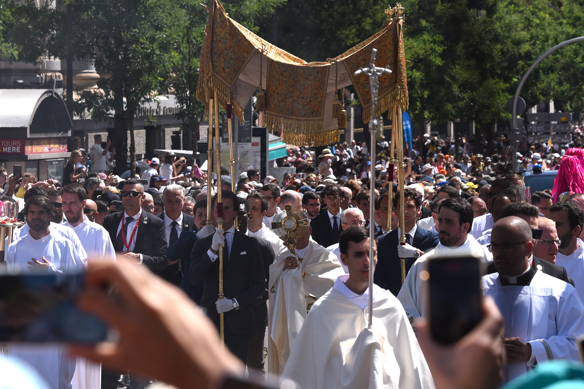 El baile de máscaras y el pueblo de Madrid