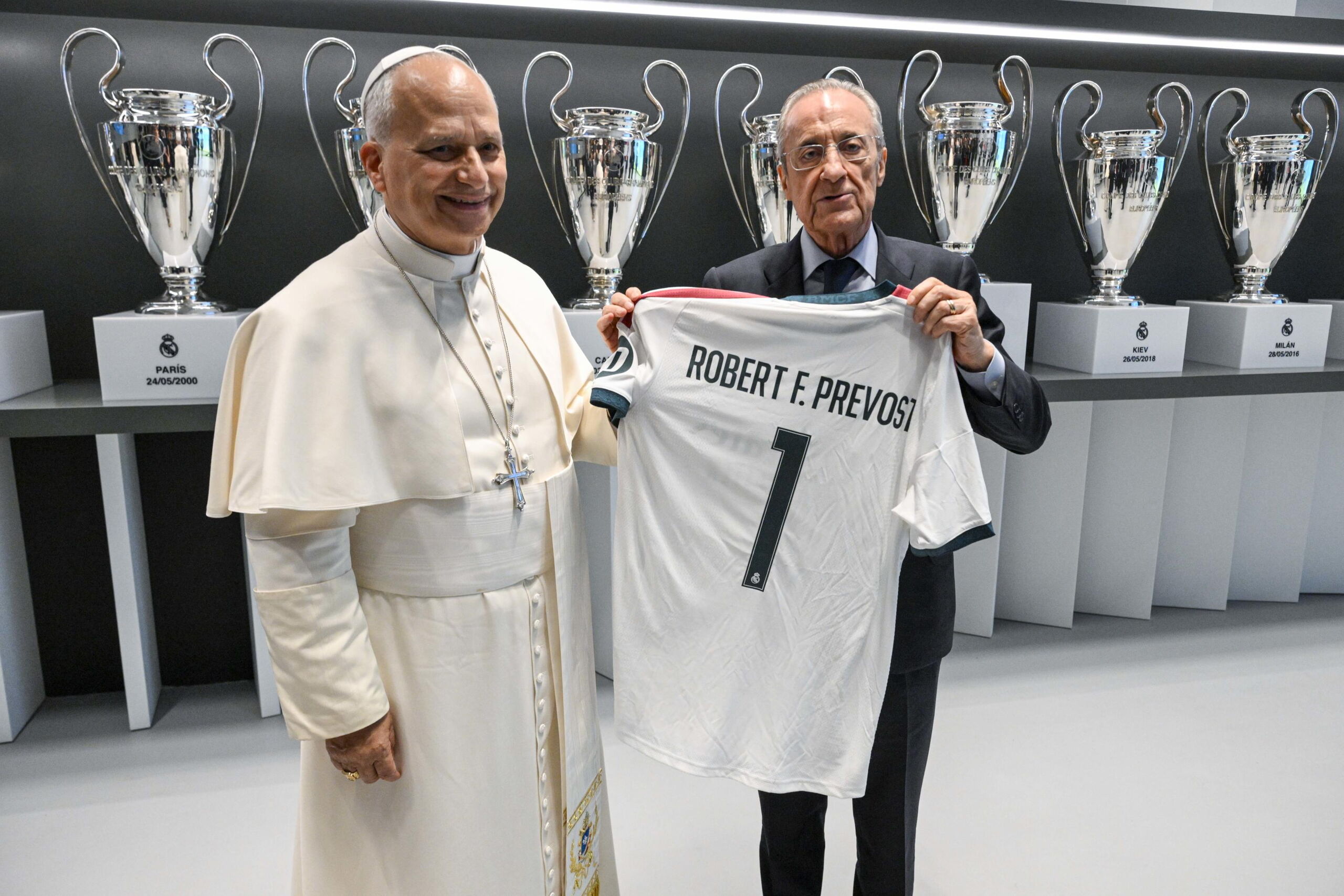 Los dos obsequios personalizados de Florentino Pérez al Papa