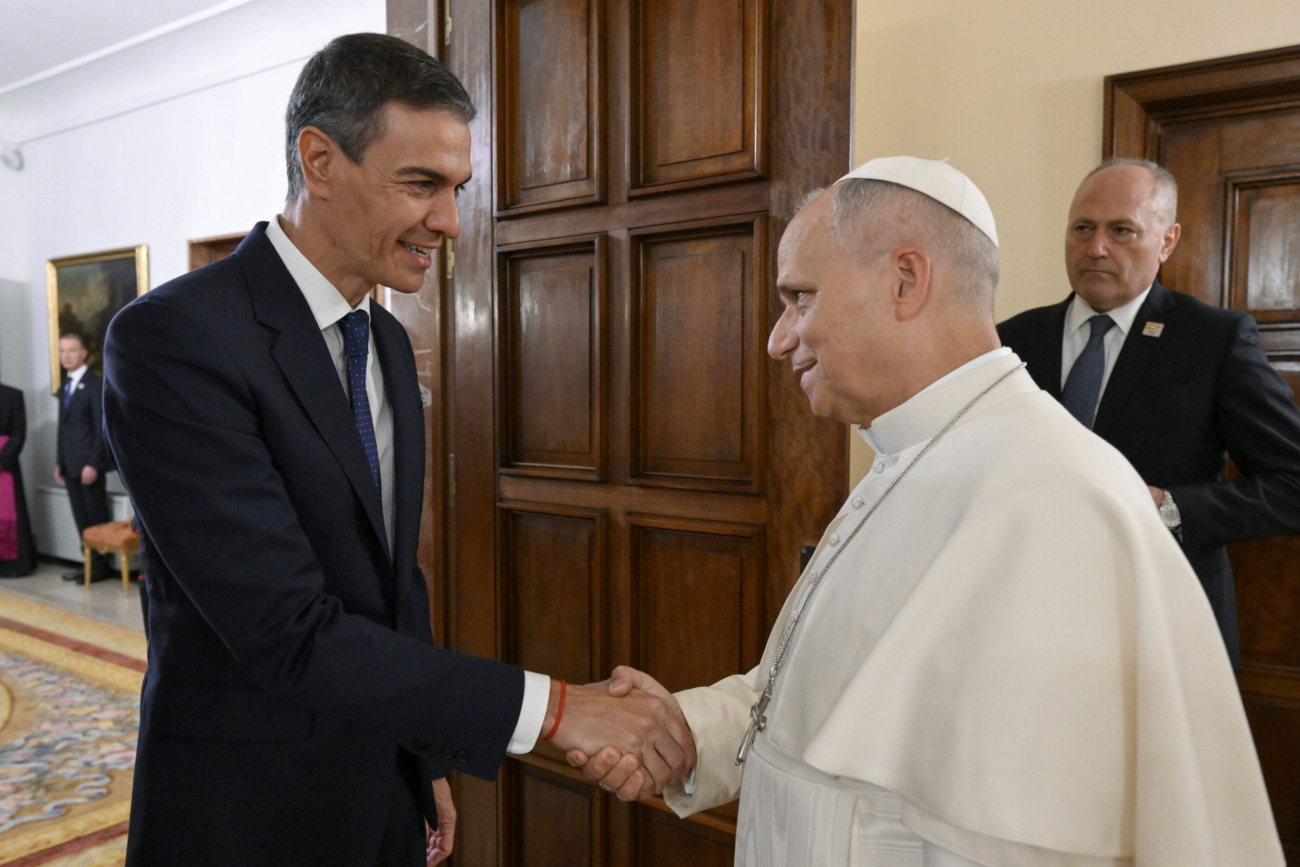 A este no lo blanquea ni el Papa