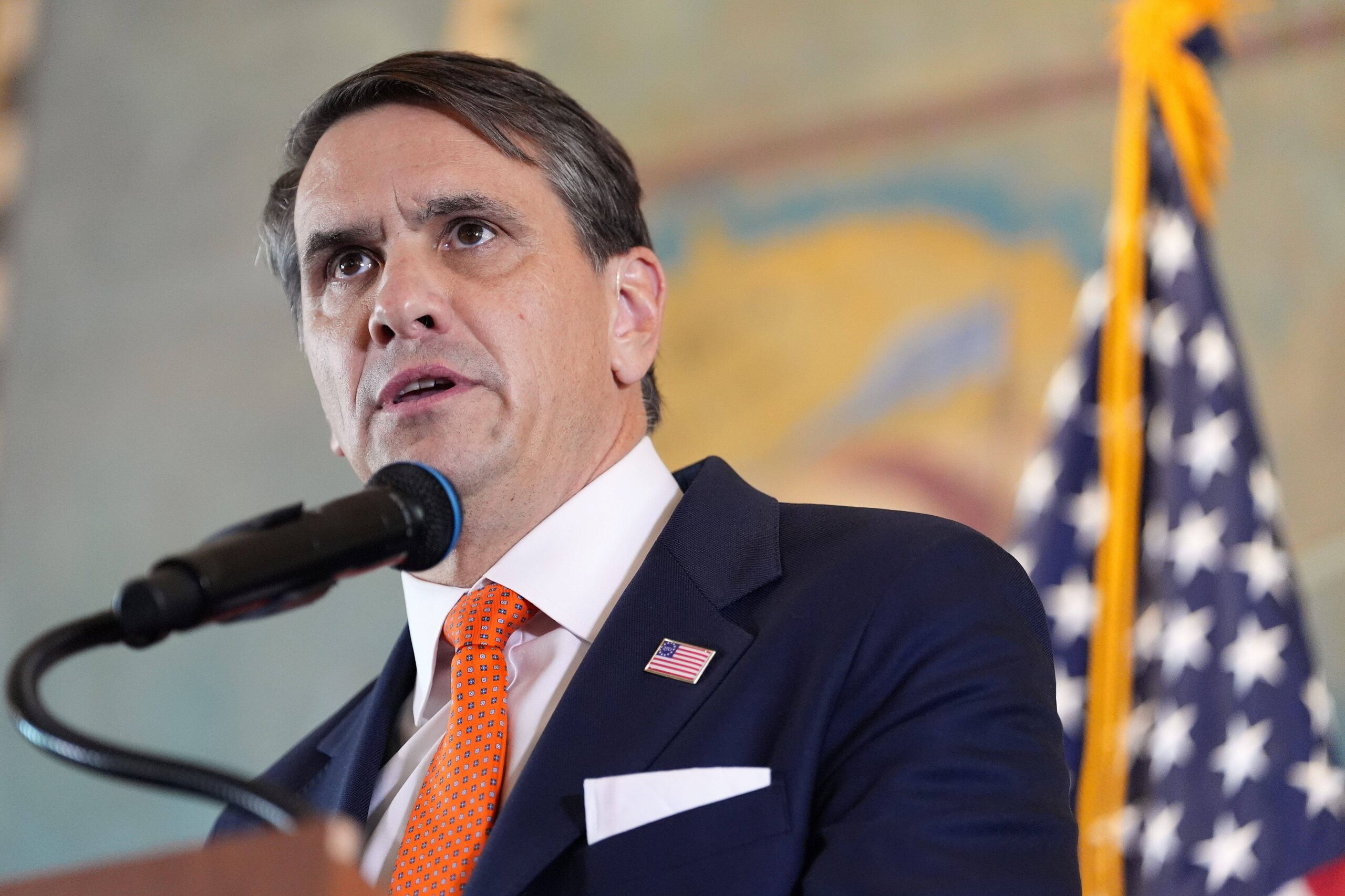 Donald Trump nomina a su exabogado Todd Blanche como fiscal 