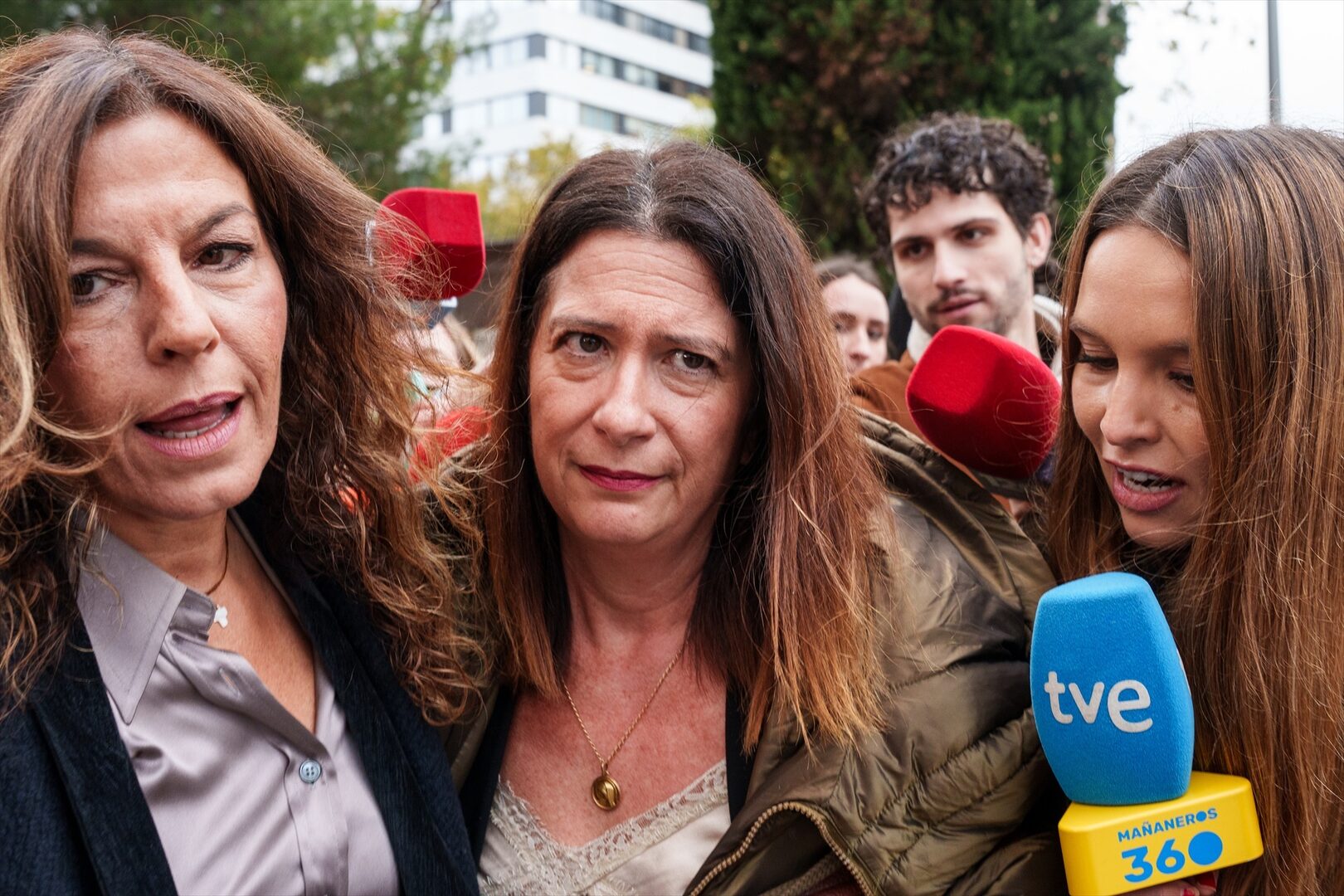 El PSOE No Se Querella Contra Leire D ez Ante El Terror De Que Tire De el-psoe-no-se-querella-contra-leire-d-ez-ante-el-terror-de-que-tire-de