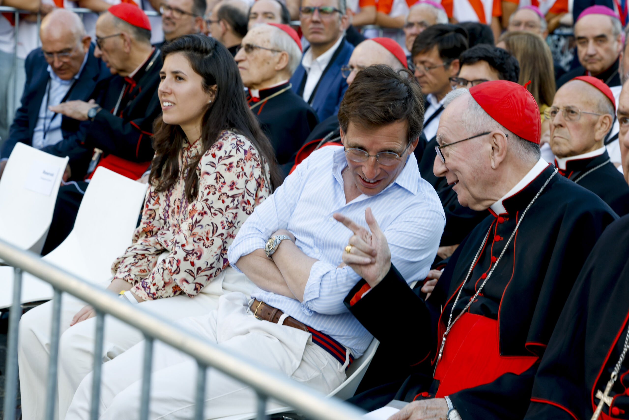El momento más íntimo de Almeida con León XIV: junto a Teres
