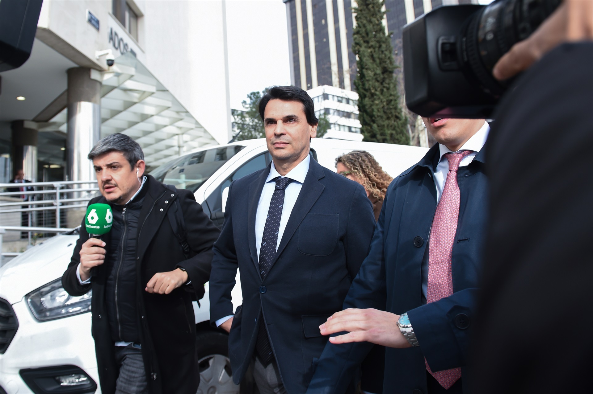 El juez autoriza a la UCO rastrear las cuentas del novio de 