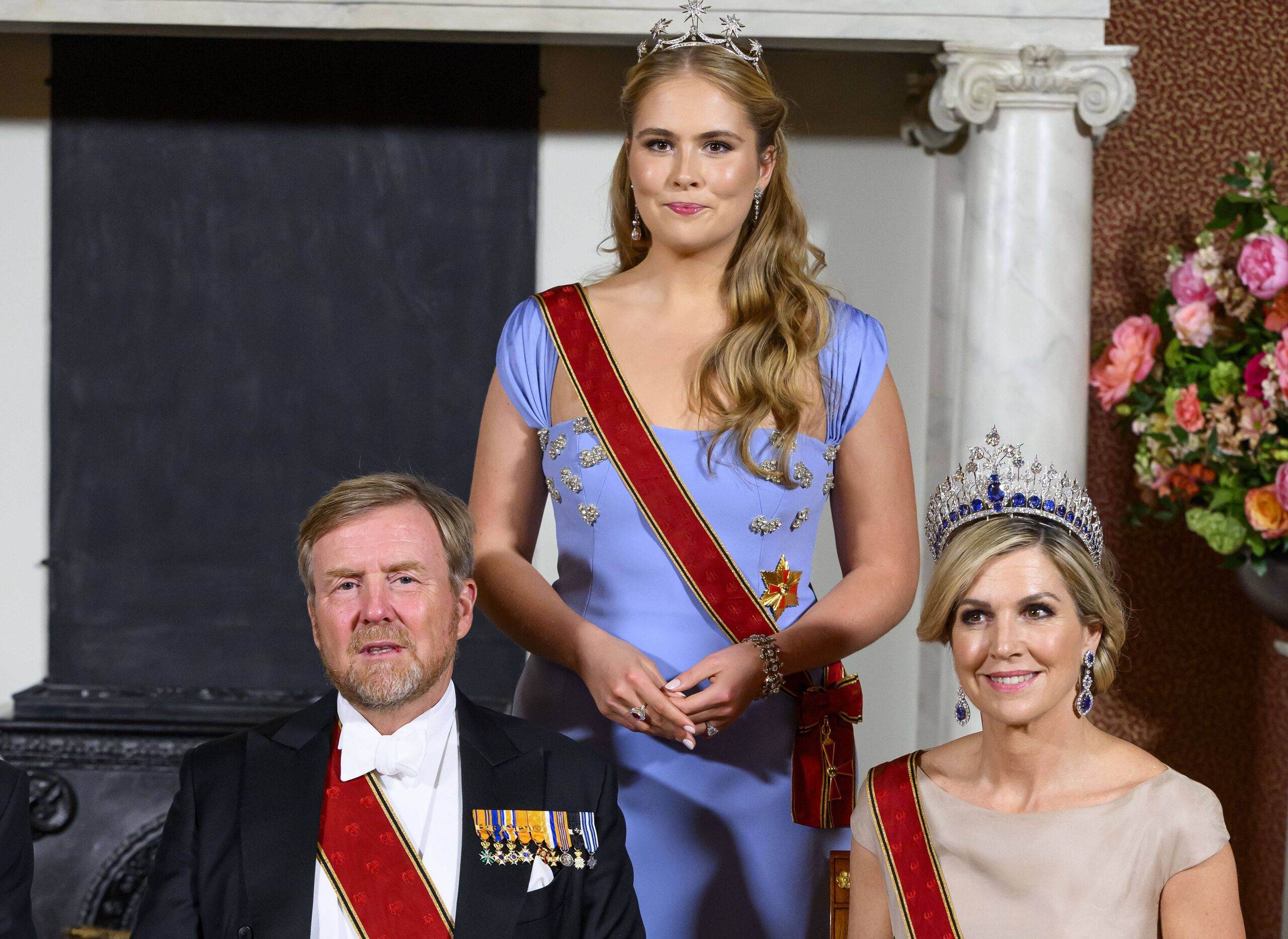 Despliegue de joyas y glamour: Máxima y Amalia sacan las mej