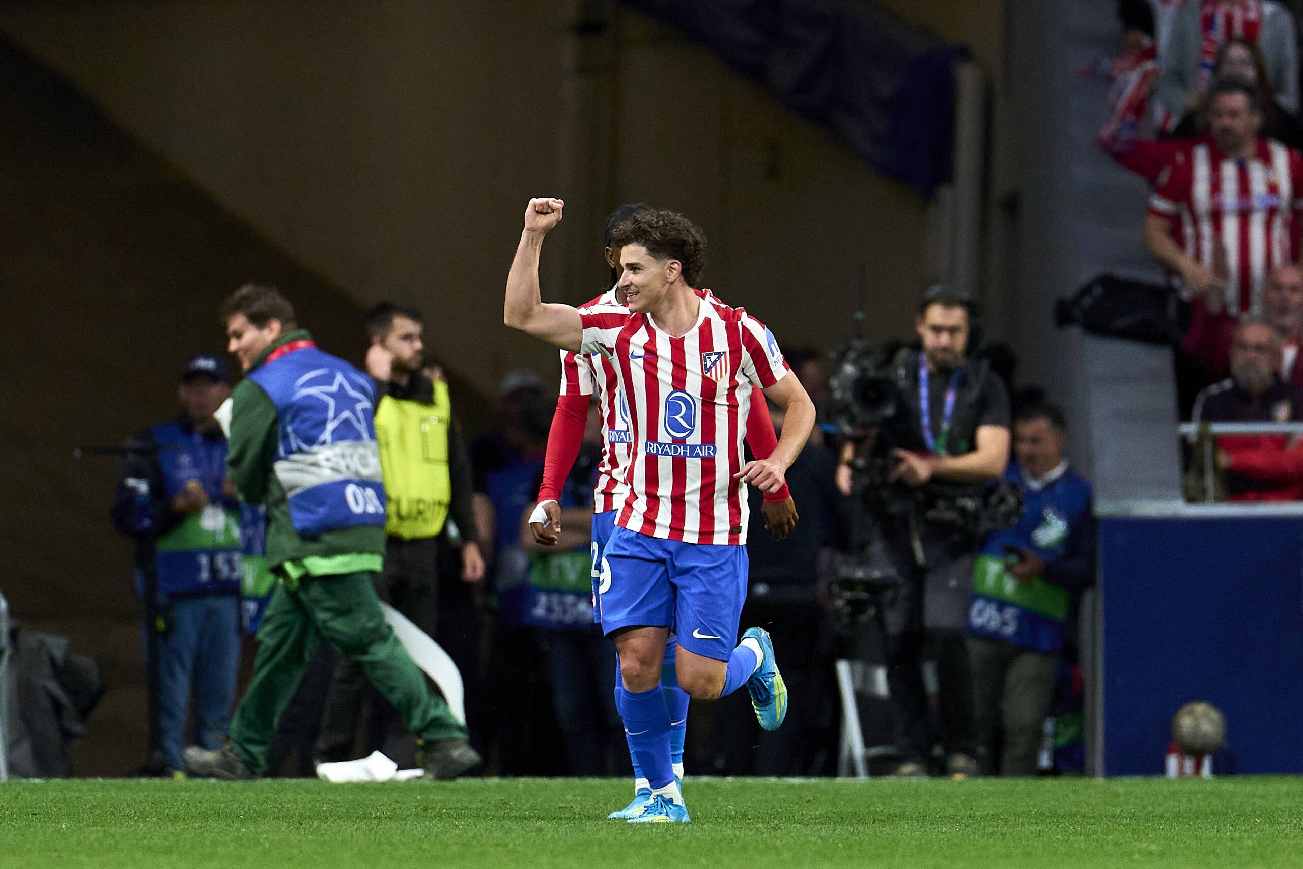 ¿Qué busca Florentino Pérez con su oferta por Julián Álvarez