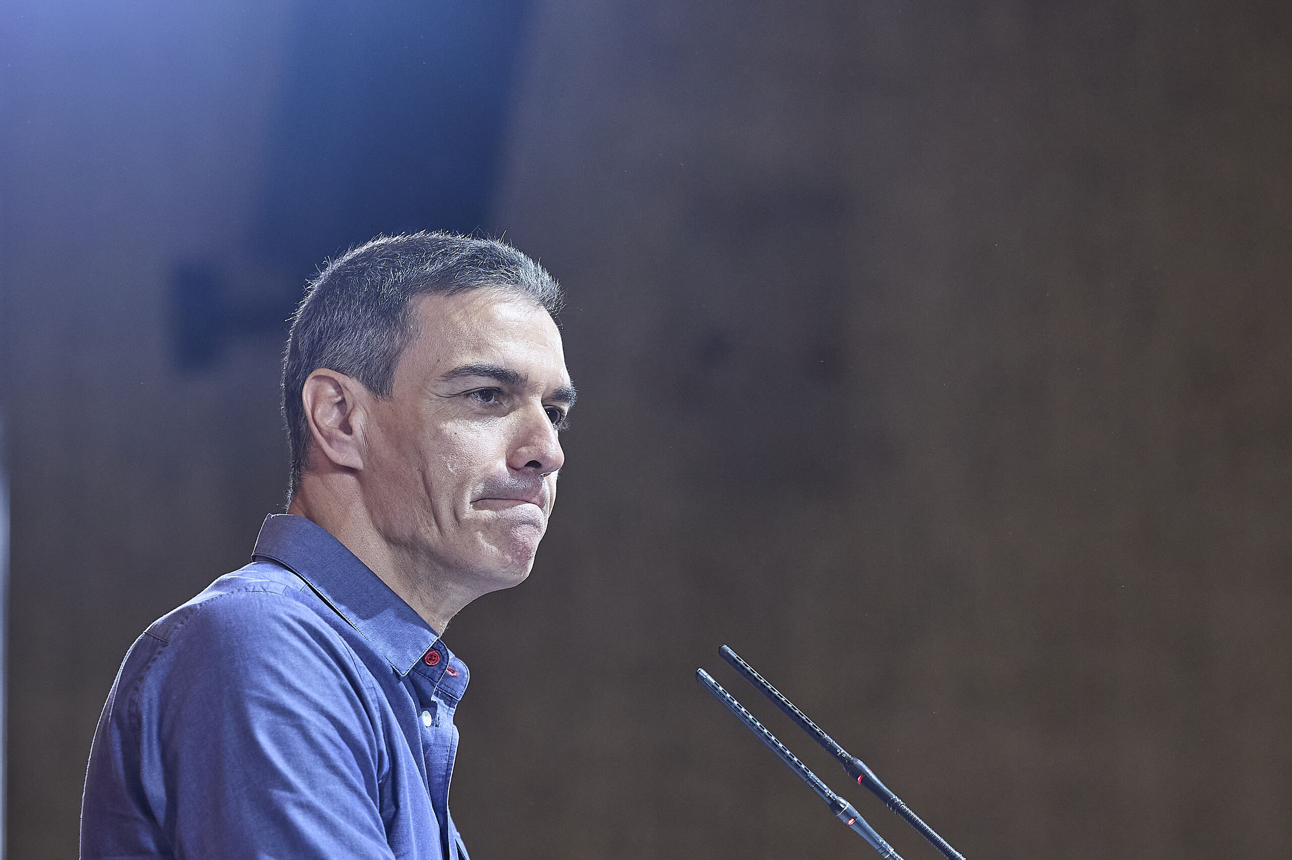 El PSOE en caída libre hasta en el CIS de Tezanos