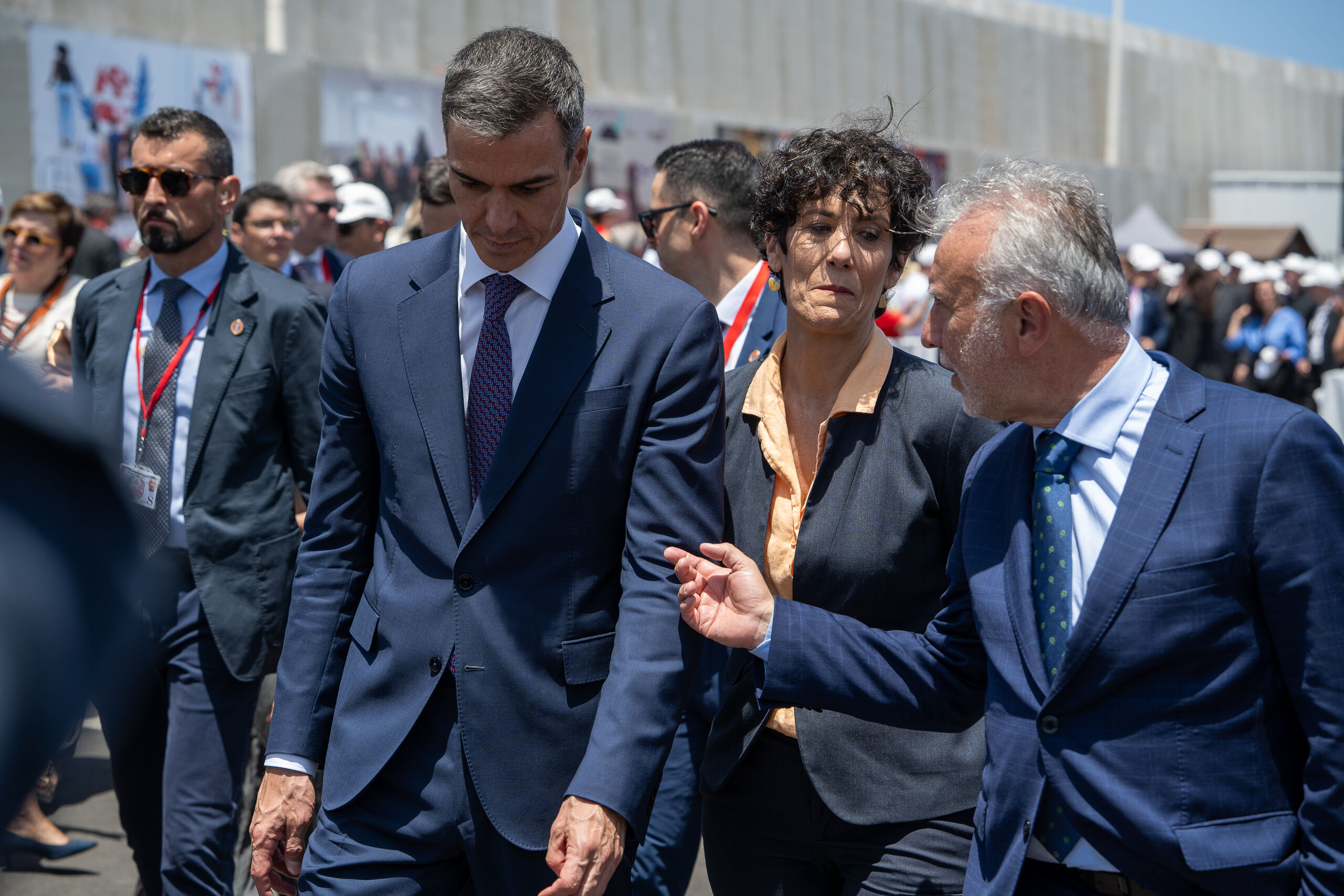 La Ley de Nietos, el granero de votos de Sánchez: pasaportes a medida para seguir en Moncloa