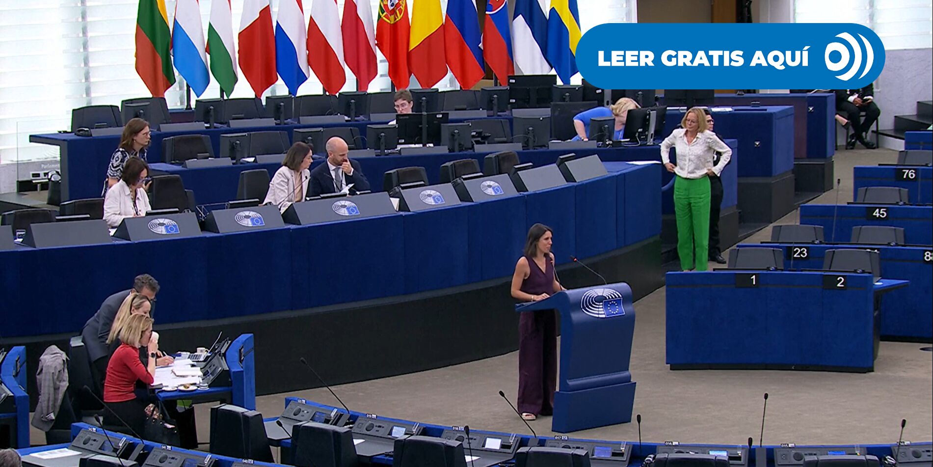 El grotesco show de Montero: le canta el 'happy birthday' a Trump en un Parlamento Europeo casi vacío