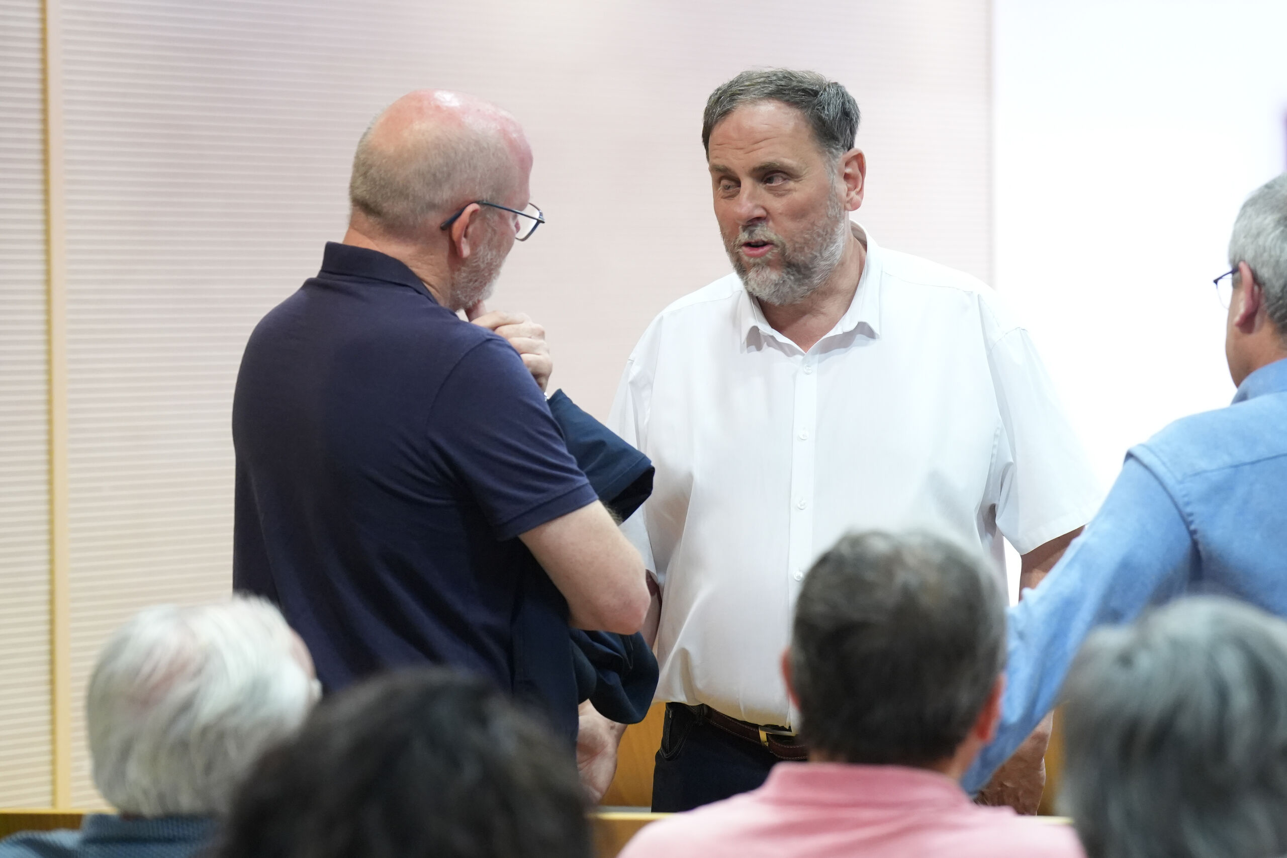 Junts y Rufián se descuelgan del sanchismo; Junqueras aboga por seguir ordeñando al Gobierno
