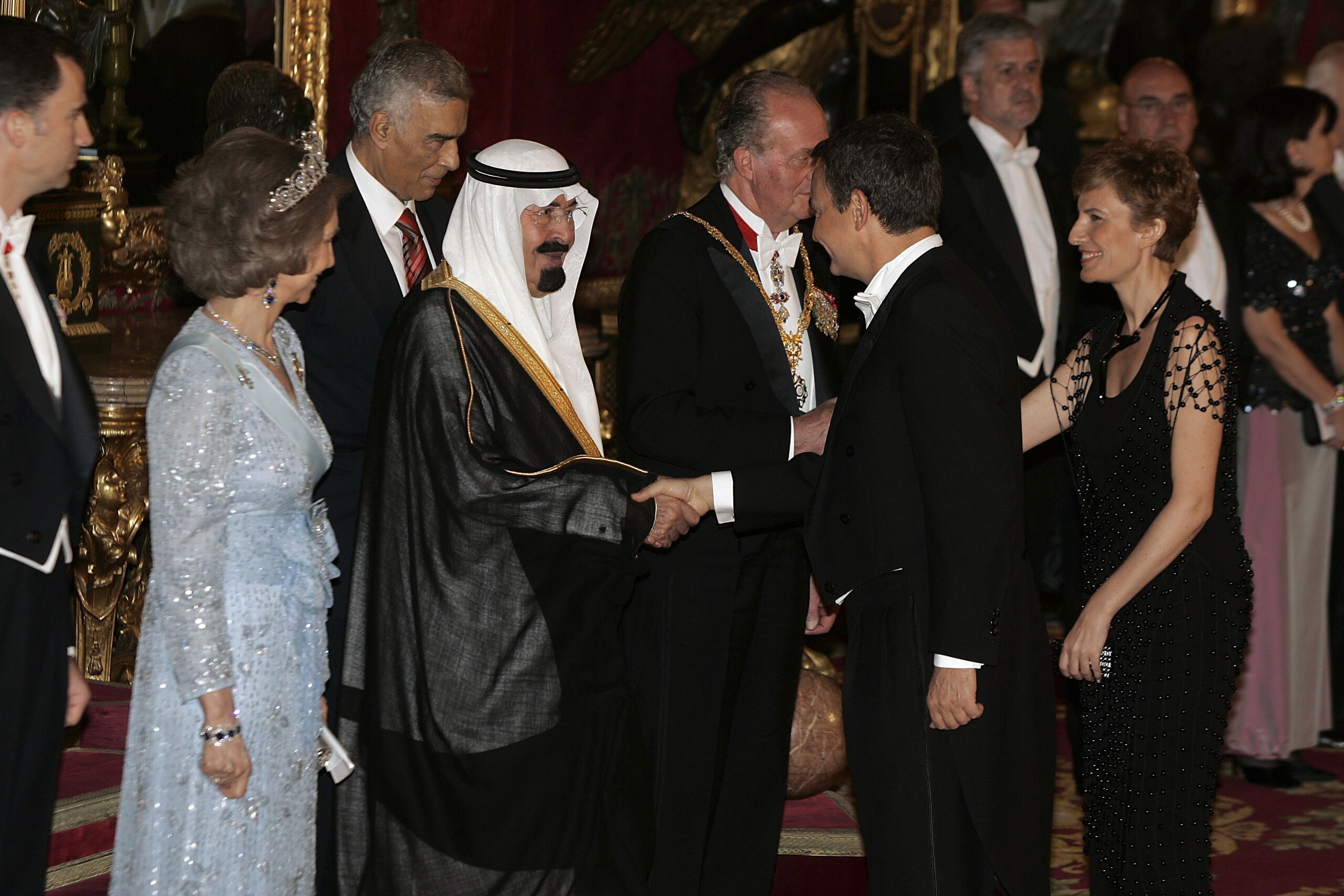 Los regalos que Zapatero sí entregó a Patrimonio: ¿declaró todos los recibidos por Arabia Saudí menos las joyas?