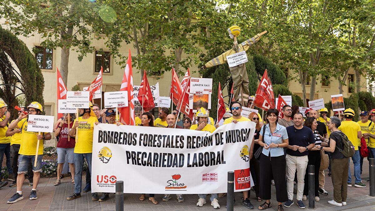 Huelga de bomberos forestales en Murcia en pleno inicio de la campaña de verano