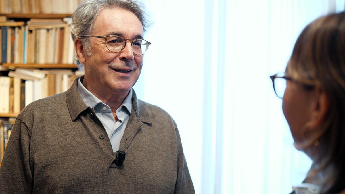 Andrés Trapiello Reflects on the Excess of Books and the Future of Libraries