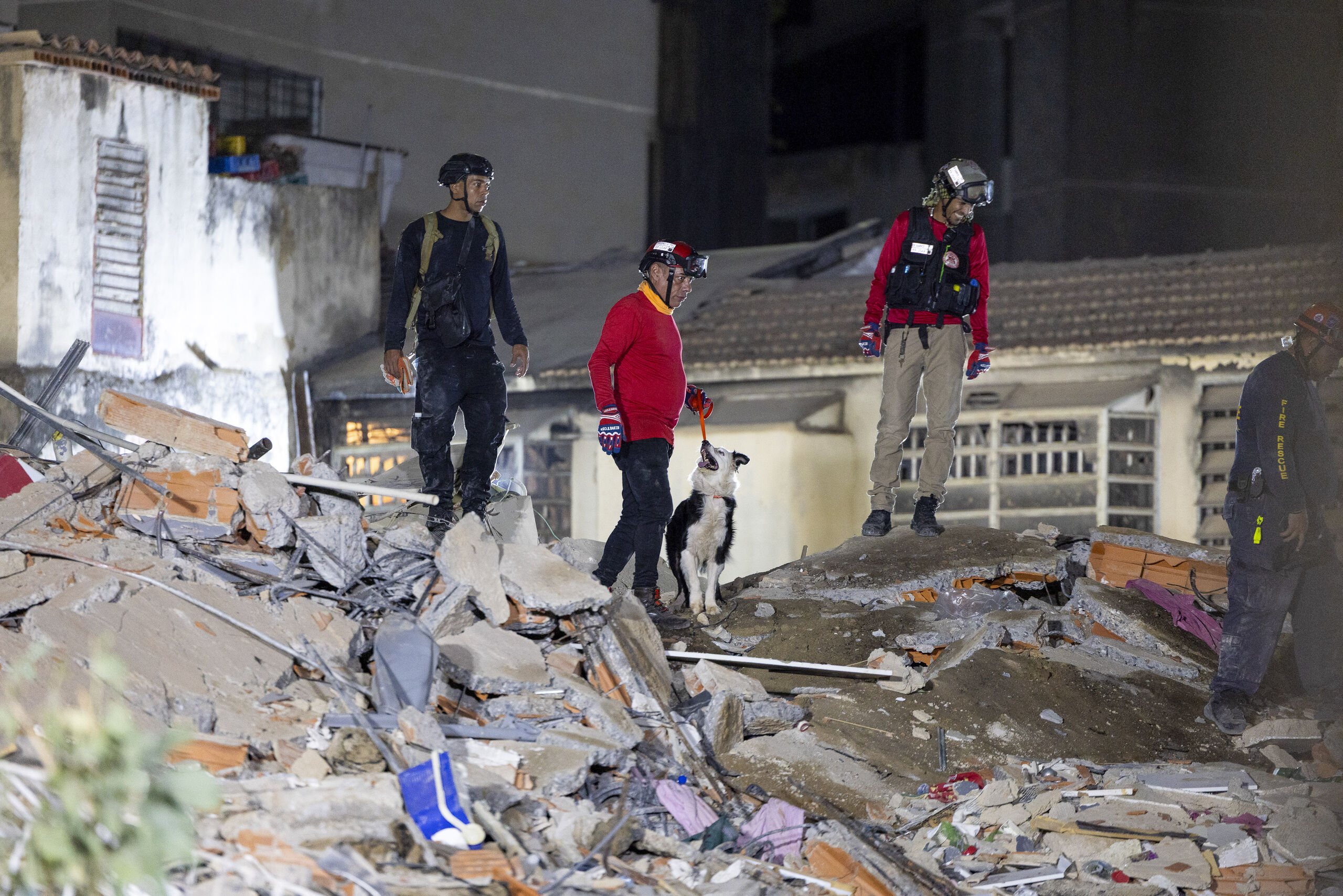 Estados Unidos estima hasta 100.000 muertos por los terremotos en Venezuela