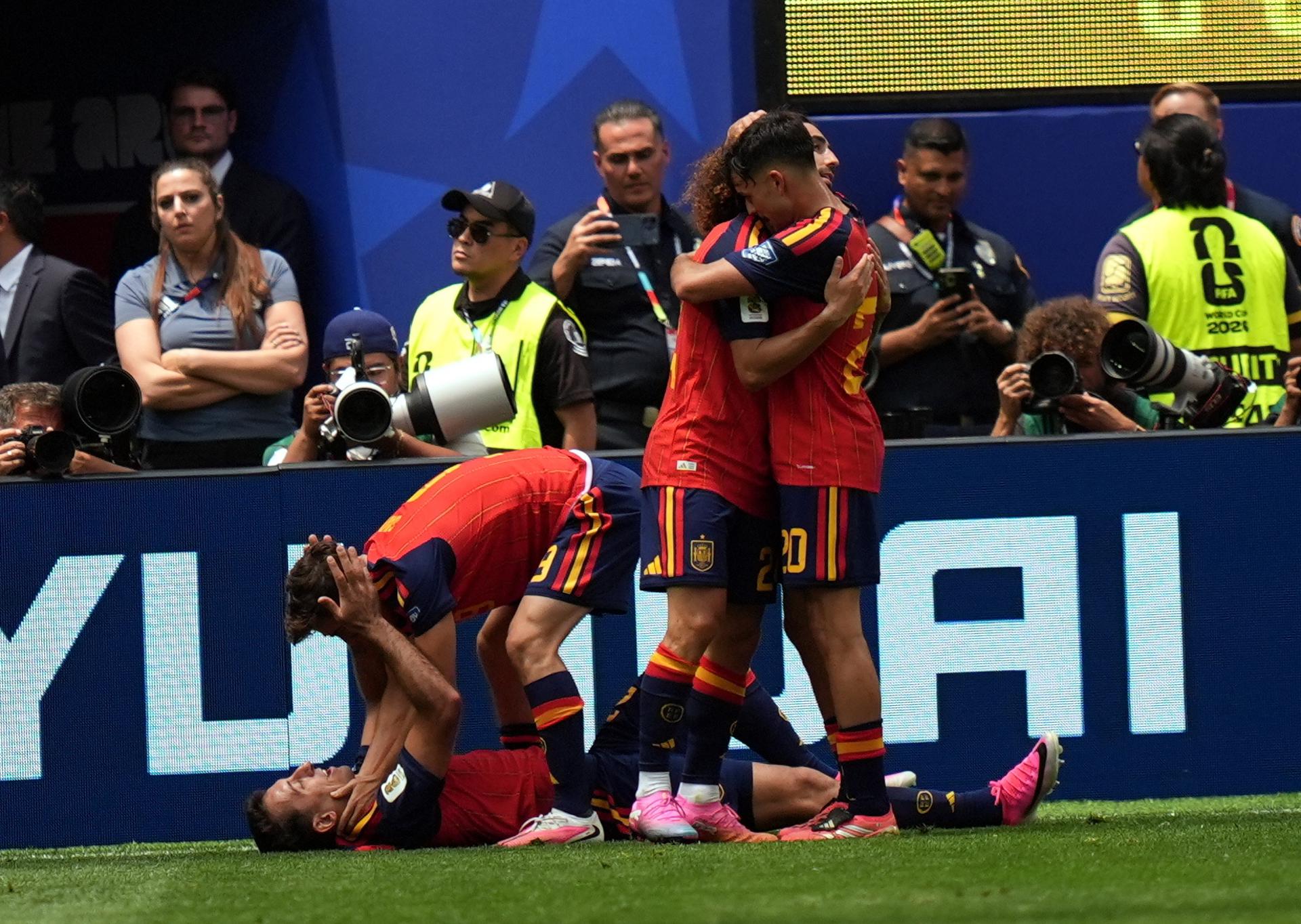 España arrolla a Austria con un brillante Oyarzabal y sella su pase a los octavos del Mundial