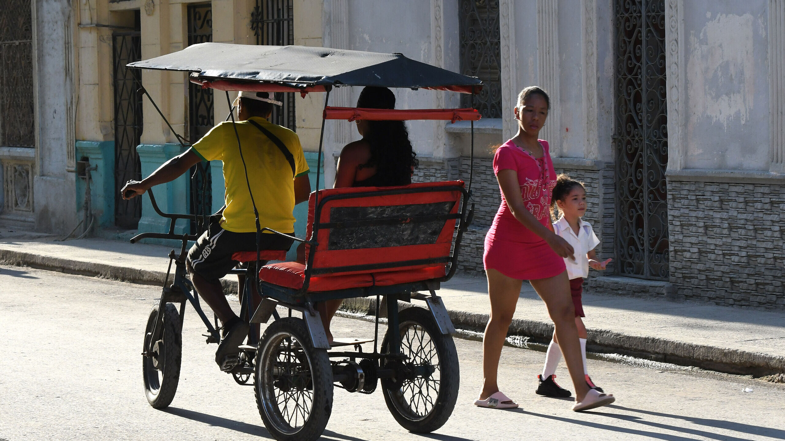 España ha perdonado 5.000 millones a la dictadura cubana mientras el país se hunde en la pobreza