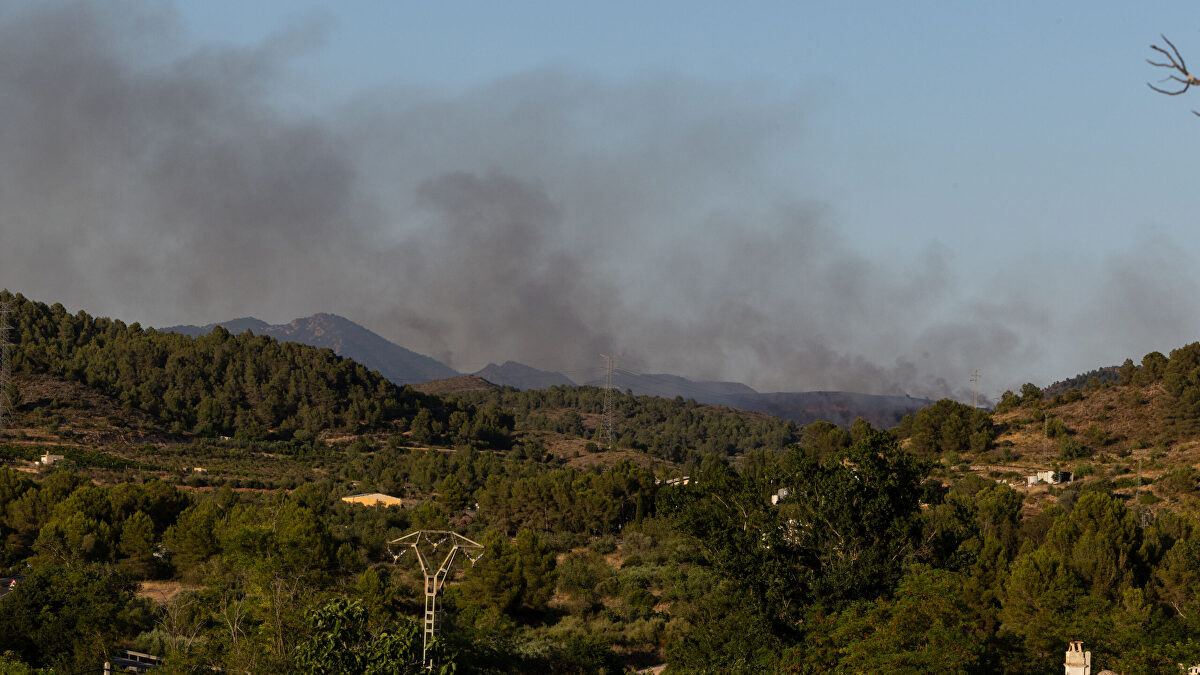 El incendio de Soneja controlado tras días de máxima precaución por el calor extremo
