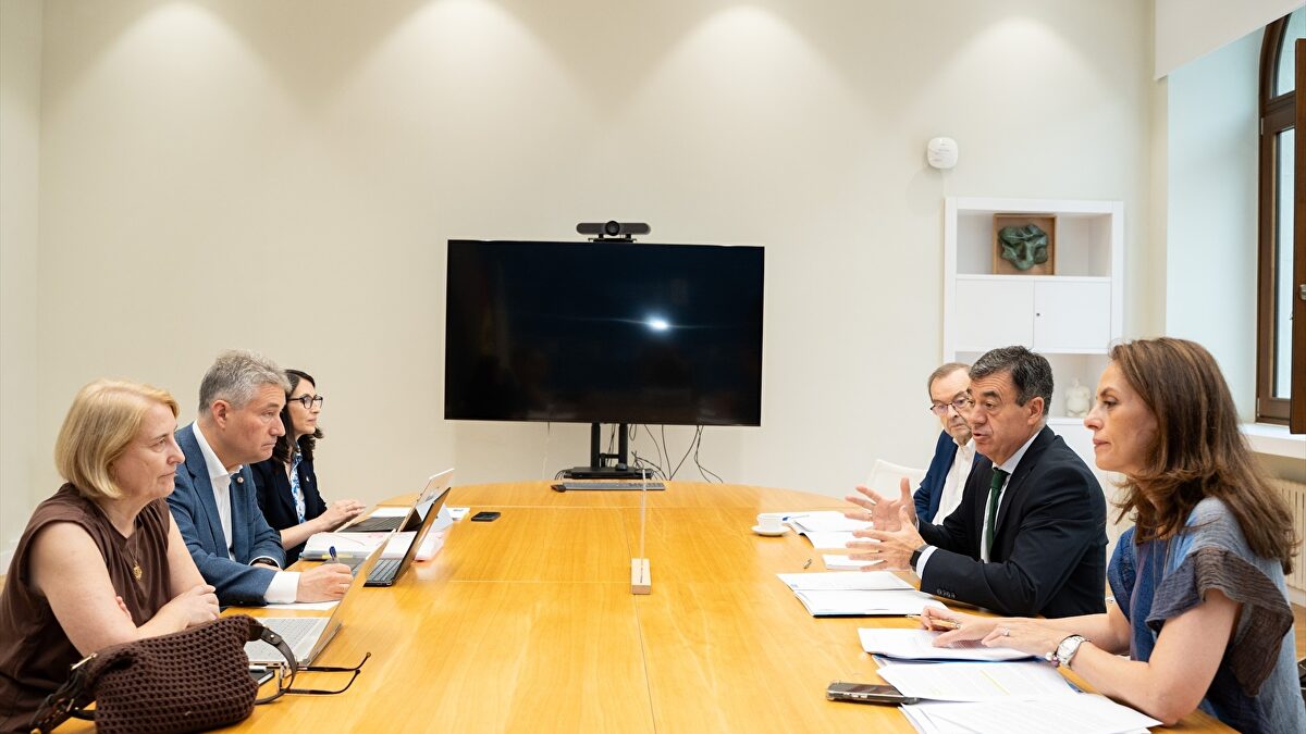 Xunta y universidades pactan la reforma de la PAU, con la que los profesores de Bachillerato ganan peso