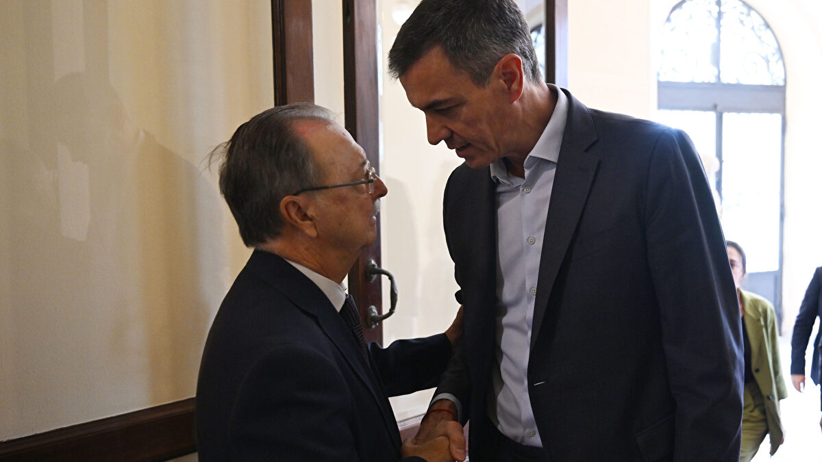 Tertulia de Cuesta: La vergonzosa visita de Sánchez a Ceuta en donde elogia a Marruecos tras la crisis migratoria