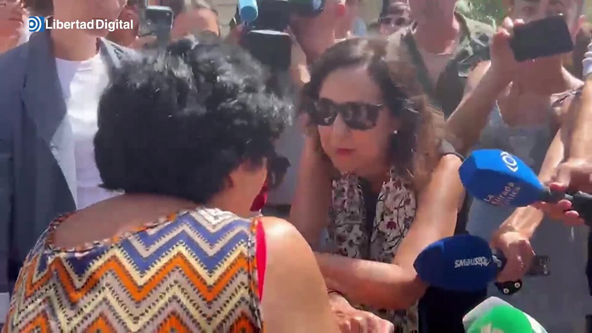 El desgarrador testimonio de una ciudadana de Ceuta que rompe a llorar ante Robles