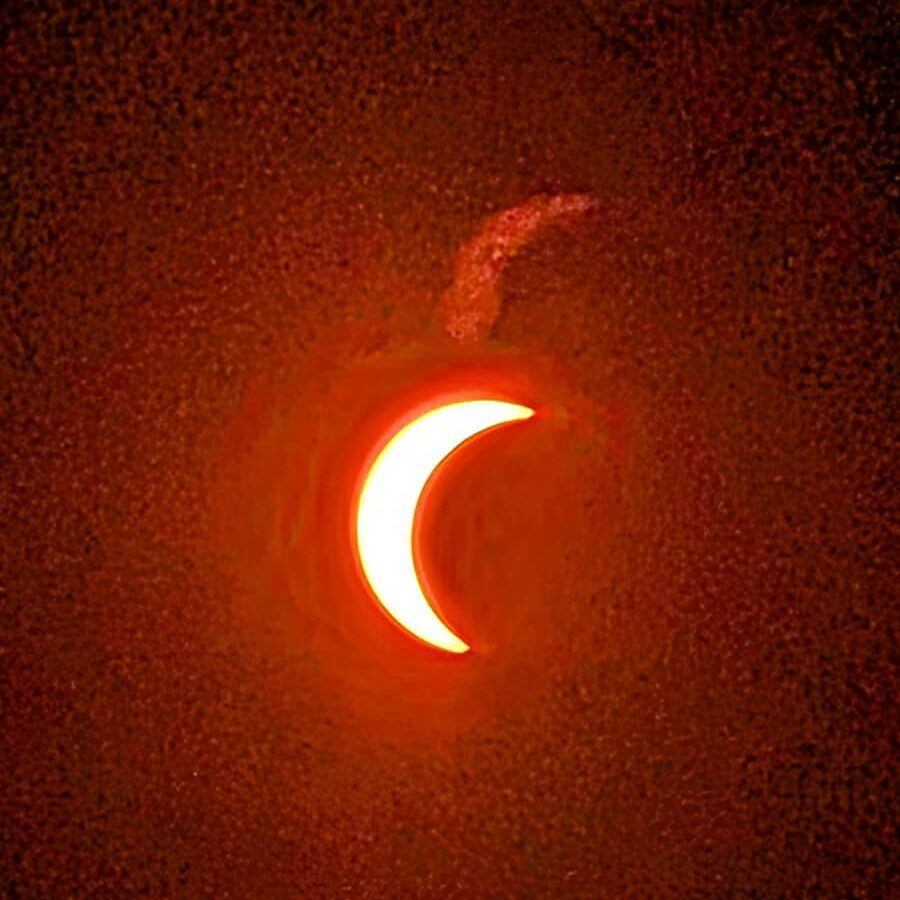 El eclipse solar en Galicia: un acontecimiento  espectacular  con seguimiento desigual por las nubes