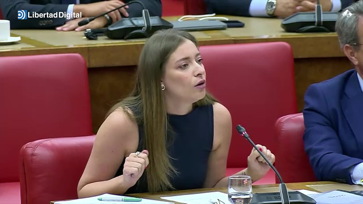Muñoz desmonta a Robles:  ¿Quién ha atacado a nuestro país? ¿Puede decirnos la verdad? 