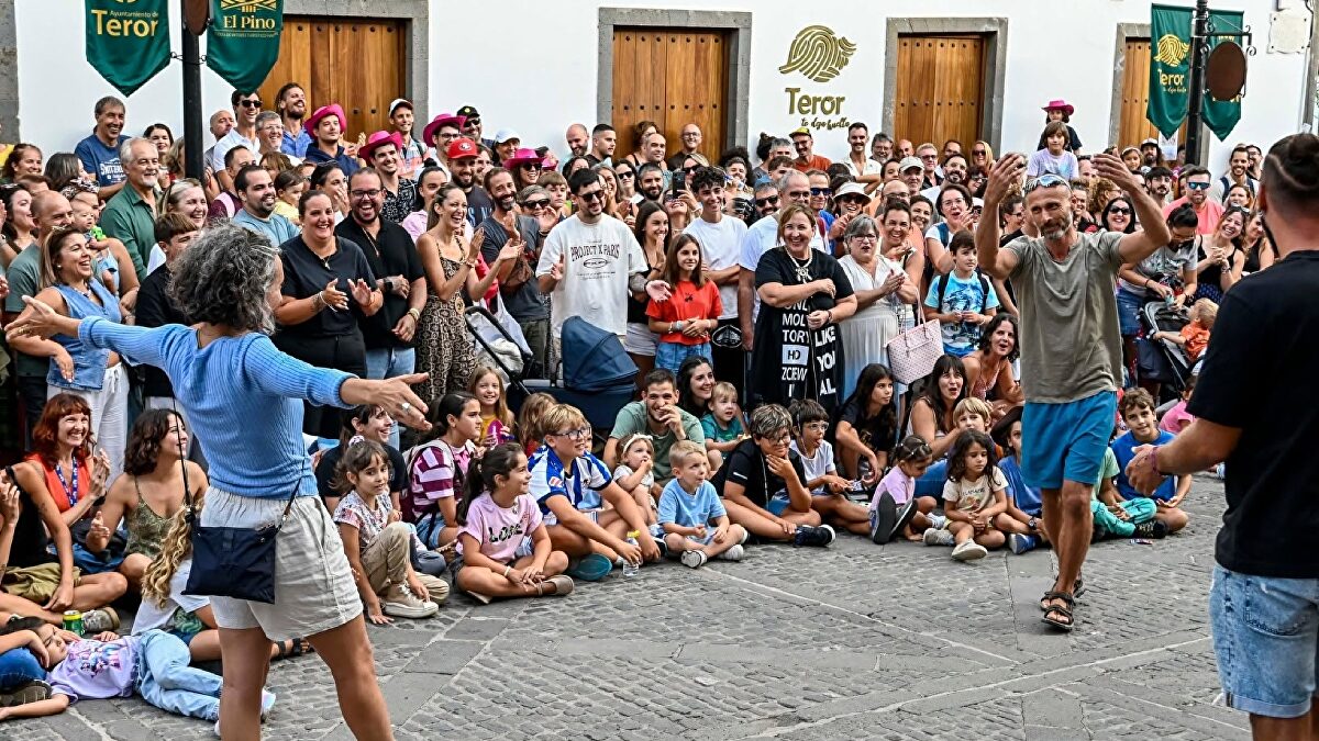 Miles de espectadores asistieron a los 43 espectáculos del Festival EnPie en Teror