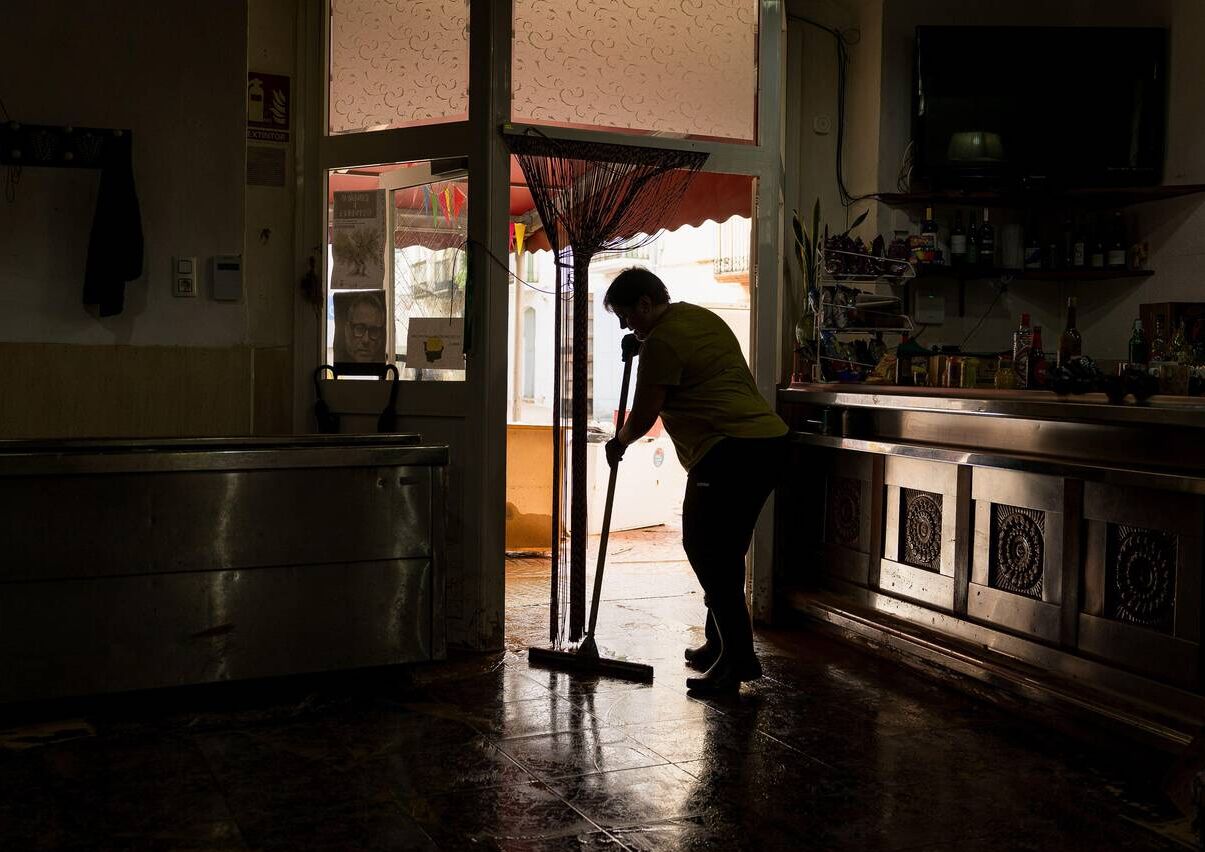 La justicia considera improcedente el despido de un trabajador que subía vídeos bailando en tacones estando de baja
