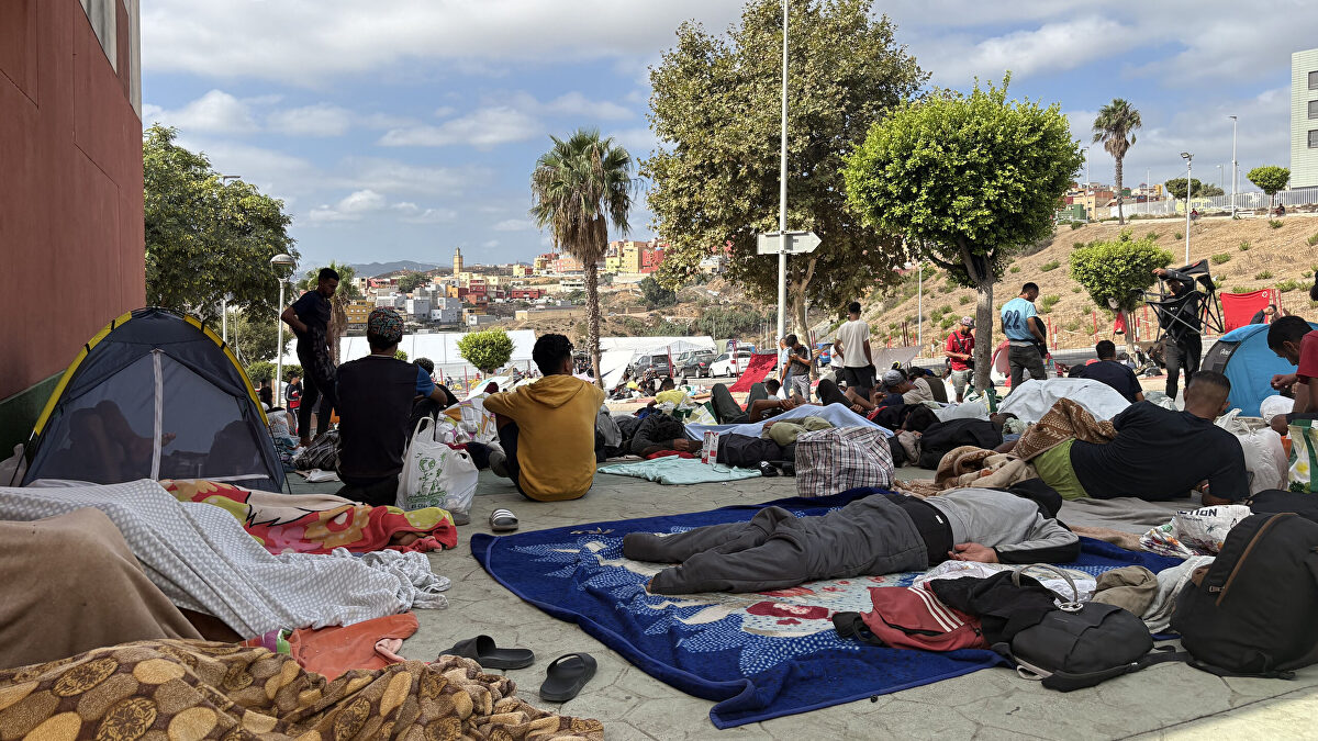 Tertulia de Cuesta: La primera dimisión en el PSOE por la invasión de Ceuta y las amenazas de Marruecos a España