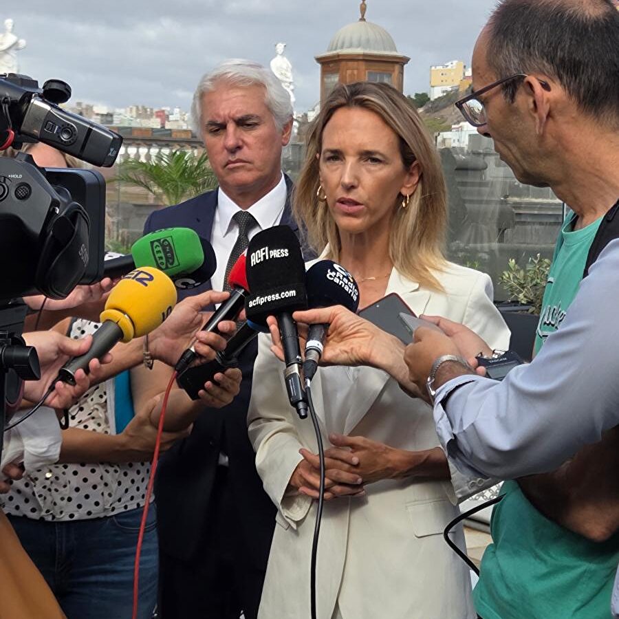 Álvarez de Toledo tilda de calamidad la política migratoria y culpa al buenismo