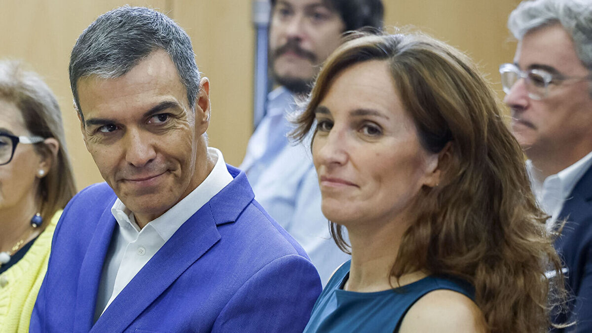 Una médico de Ceuta, contra Mónica García: Nos están invadiendo el hospital, que nos pida perdón a todos los ceutíes