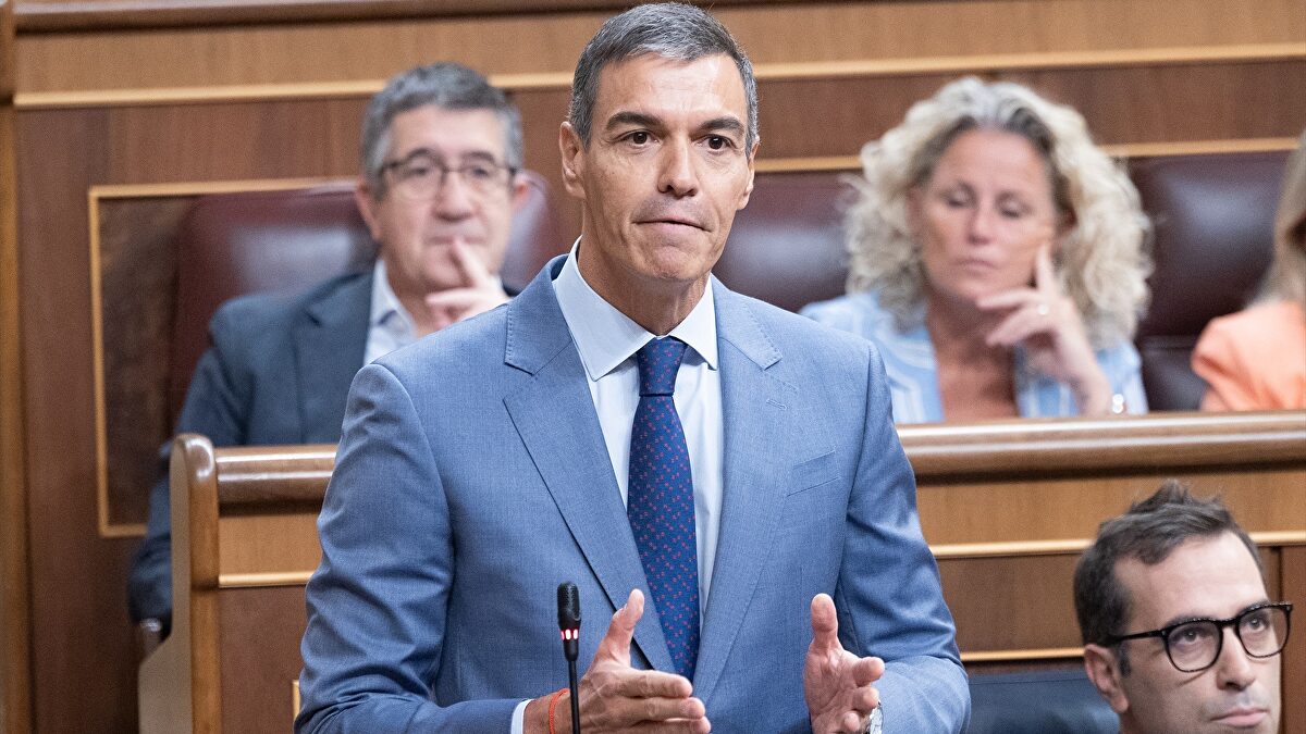 El editorial de Carlos Cuesta: Las cinco noticias sobre Ceuta que delatan la traición de Sánchez a España