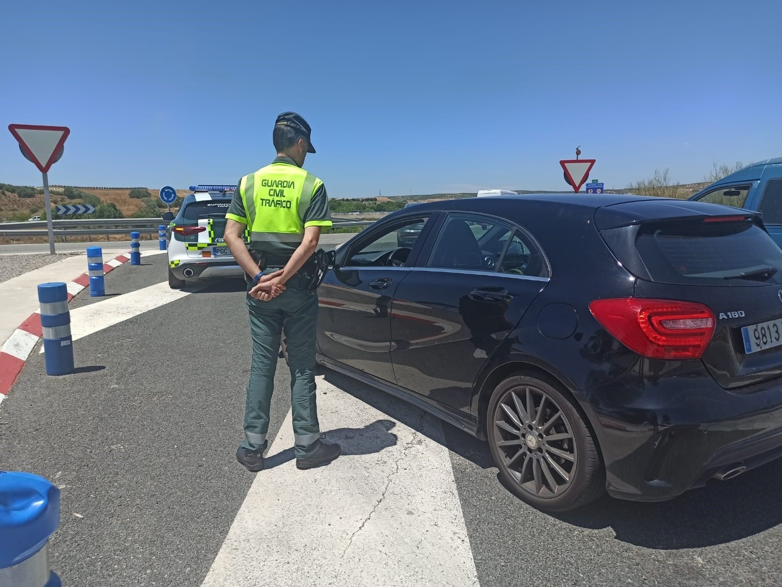 Investigan a un conductor drogado que recorrió siete kilómetros en sentido contrario por la A-32