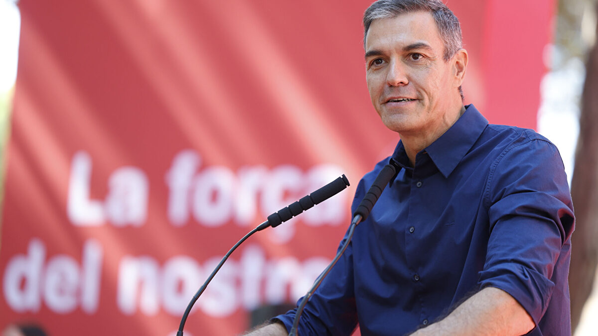 Sánchez carga contra PP y Vox por el frenazo a la Ley de Nietos y dice que no les perdonará