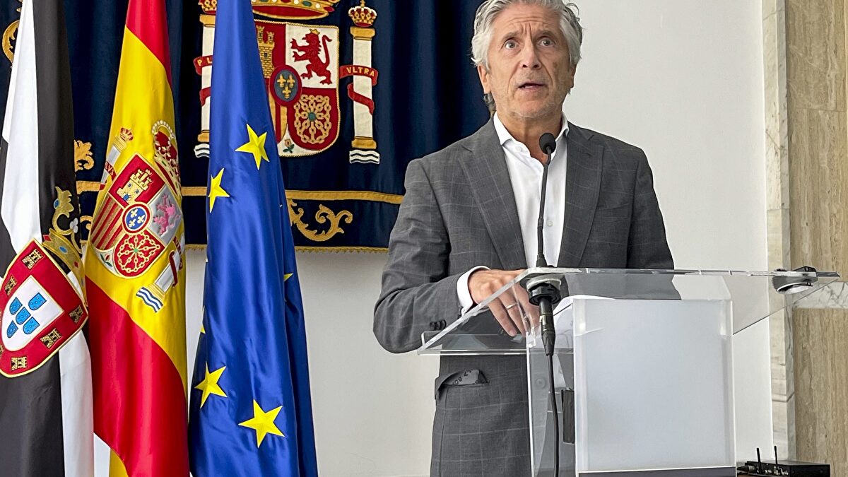 Interior envía refuerzos a Ceuta y Melilla y cifra en sólo 3.500 inmigrantes los que deambulan por Ceuta sin control