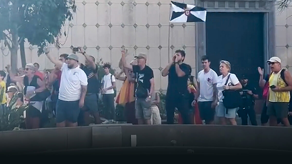 ¡Traidor! : los vecinos de Ceuta estallan contra Marlaska