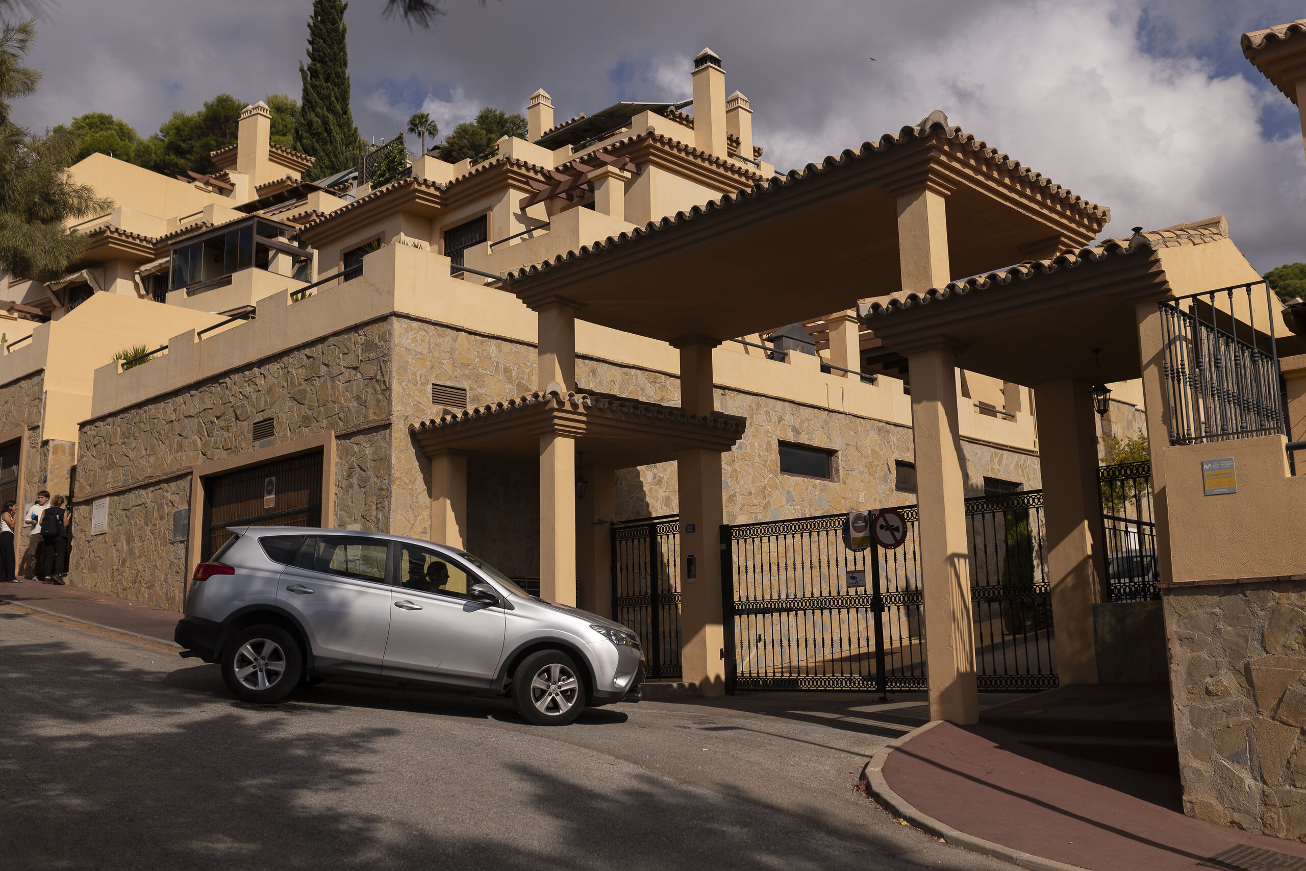 Muere la mujer estrangulada por su pareja en Málaga antes de suicidarse