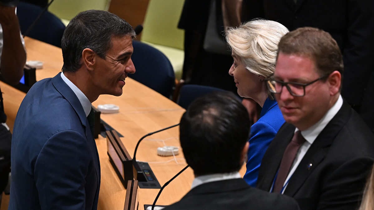 El Gobierno prioriza el catalán en la UE frente a la defensa de Ceuta