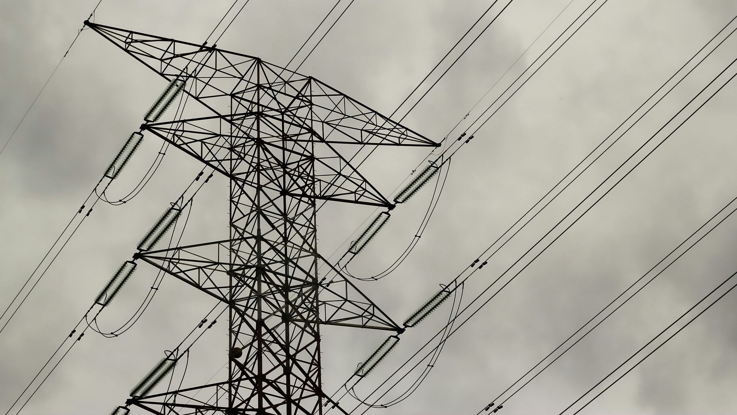 Una niña de 12 años sufre graves quemaduras tras electrocutarse en una torre eléctrica en Toledo