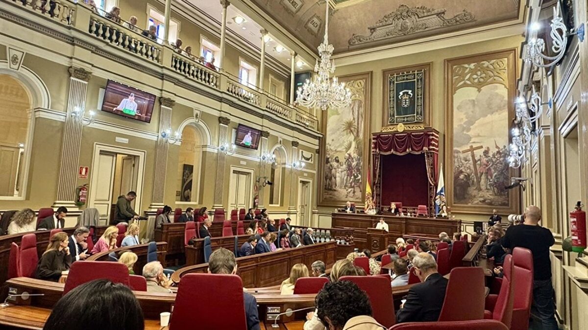 El Parlamento canario rechaza la propuesta de Vox que pedía suspender el Tratado de Amistad con Marruecos