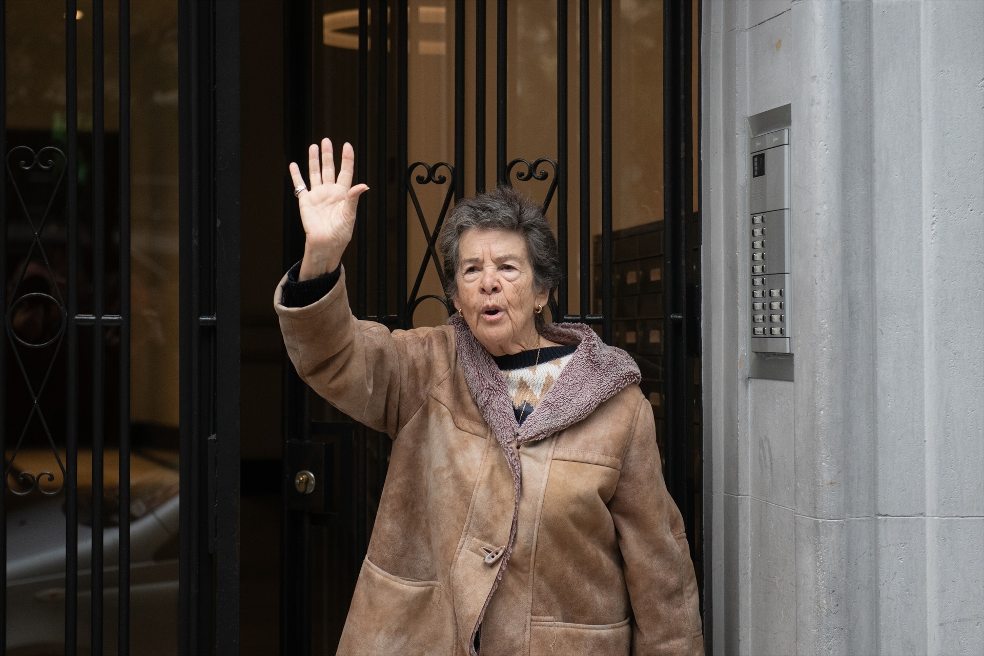 El Ayuntamiento de Madrid rechaza la oferta de la propietaria pero abre una vía para que Maricarmen vuelva al piso