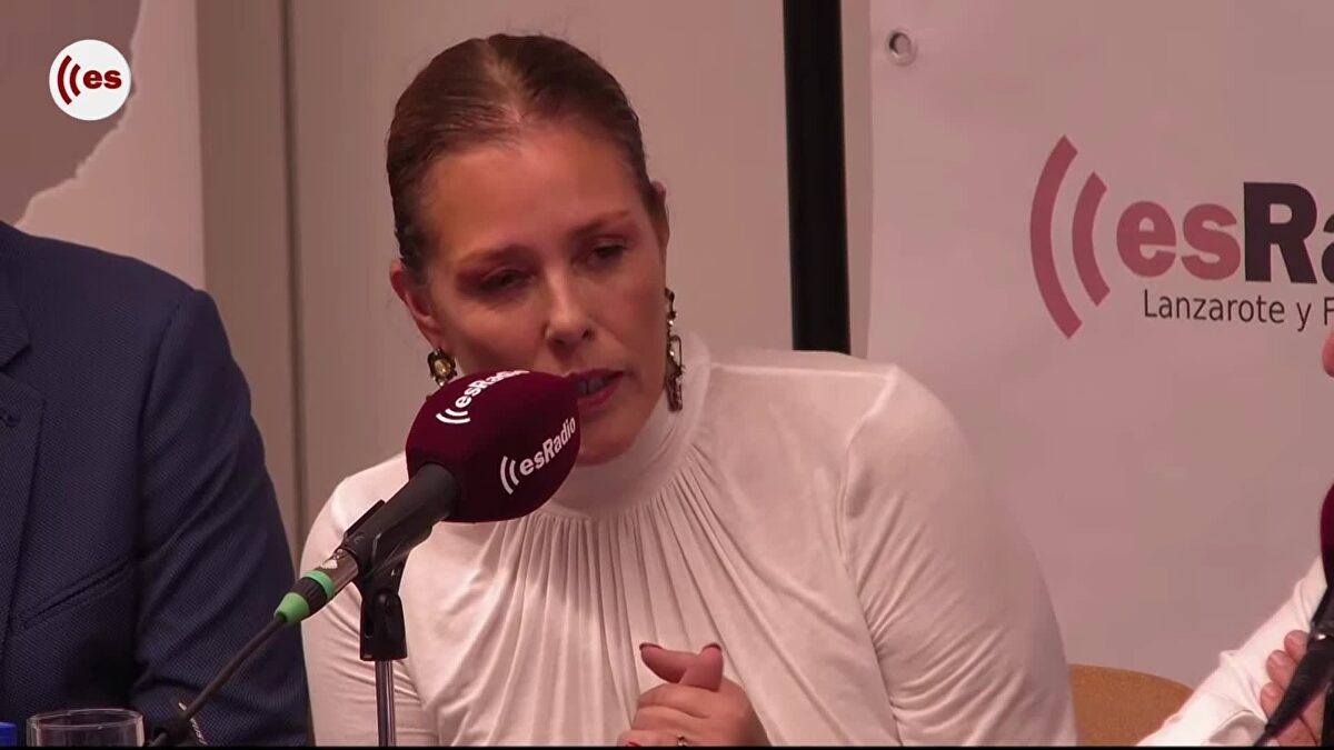 Astrid Pérez denuncia en esRadio el  abandono sistemático  de Canarias por parte de Sánchez