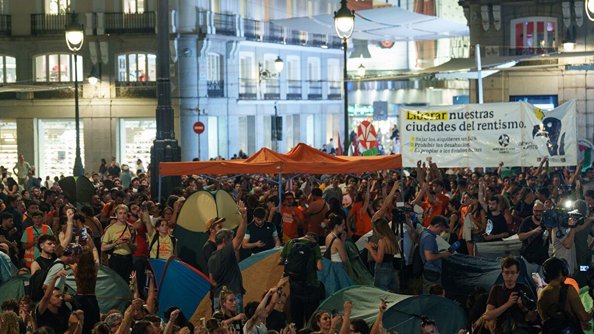 La Trinchera de Llamas del 27/09/2026 - Los comunistas organizan un  15-MEME  para resucitar electoralmente