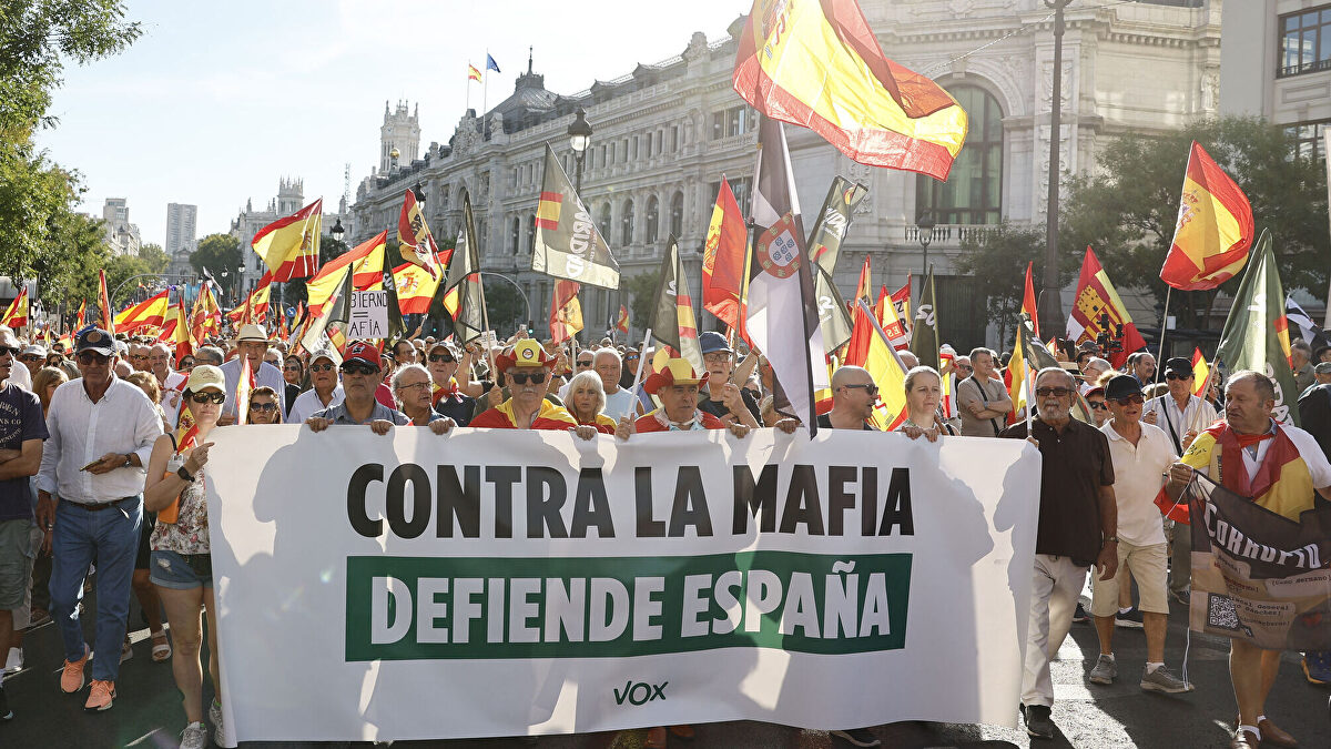  Marcha por la Dignidad  en apoyo a Ceuta:  No es inmigración, es una invasión 