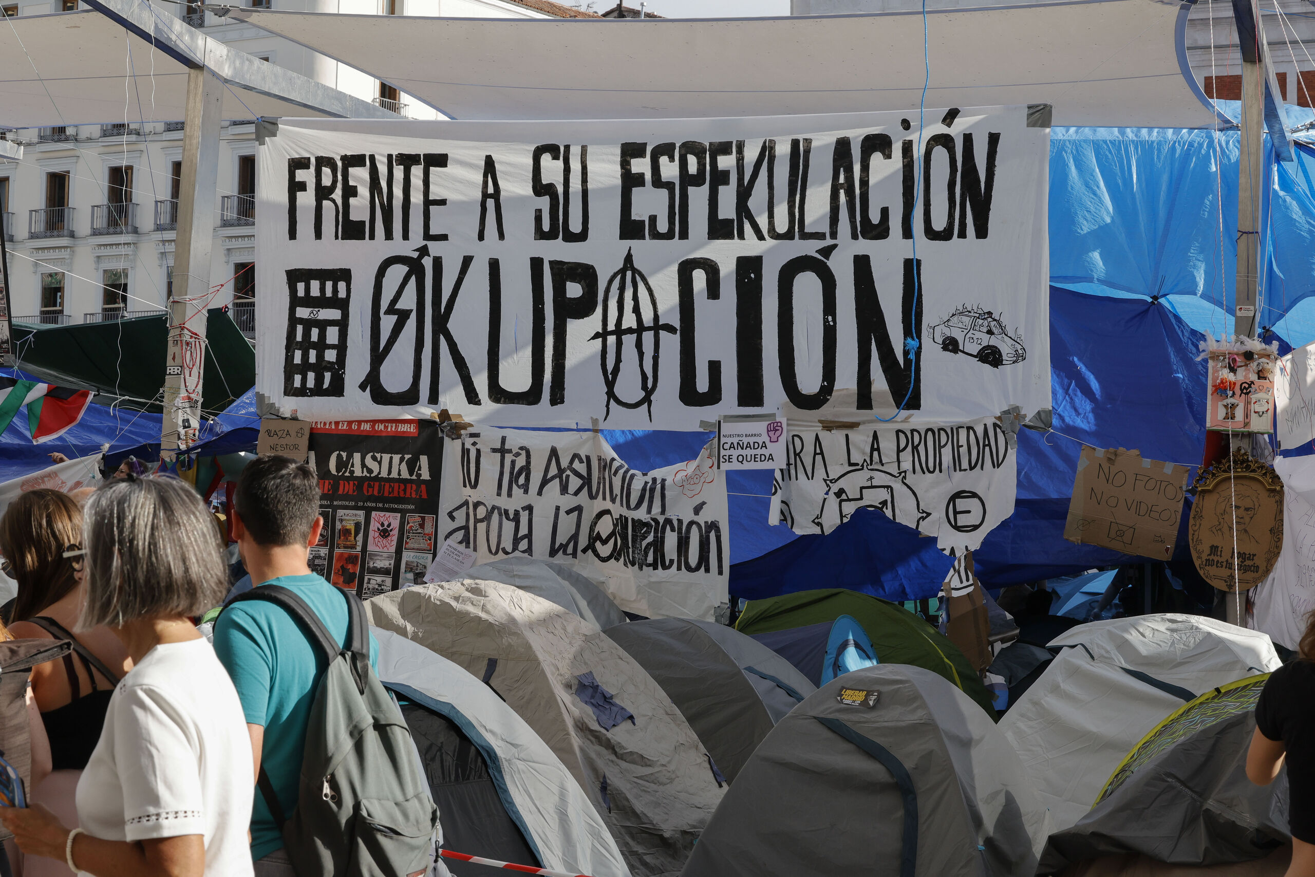 ¡No a la fascista ley de la gravedad!