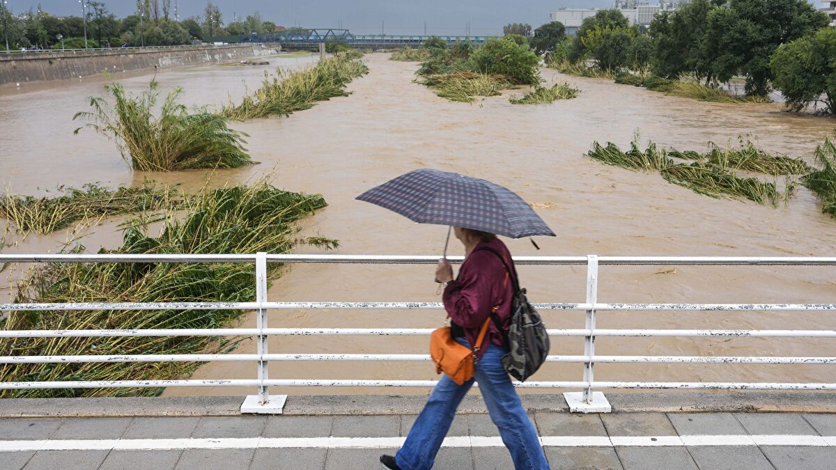 Alerta en media España por la llegada de una DANA con tormentas fuertes e inundaciones